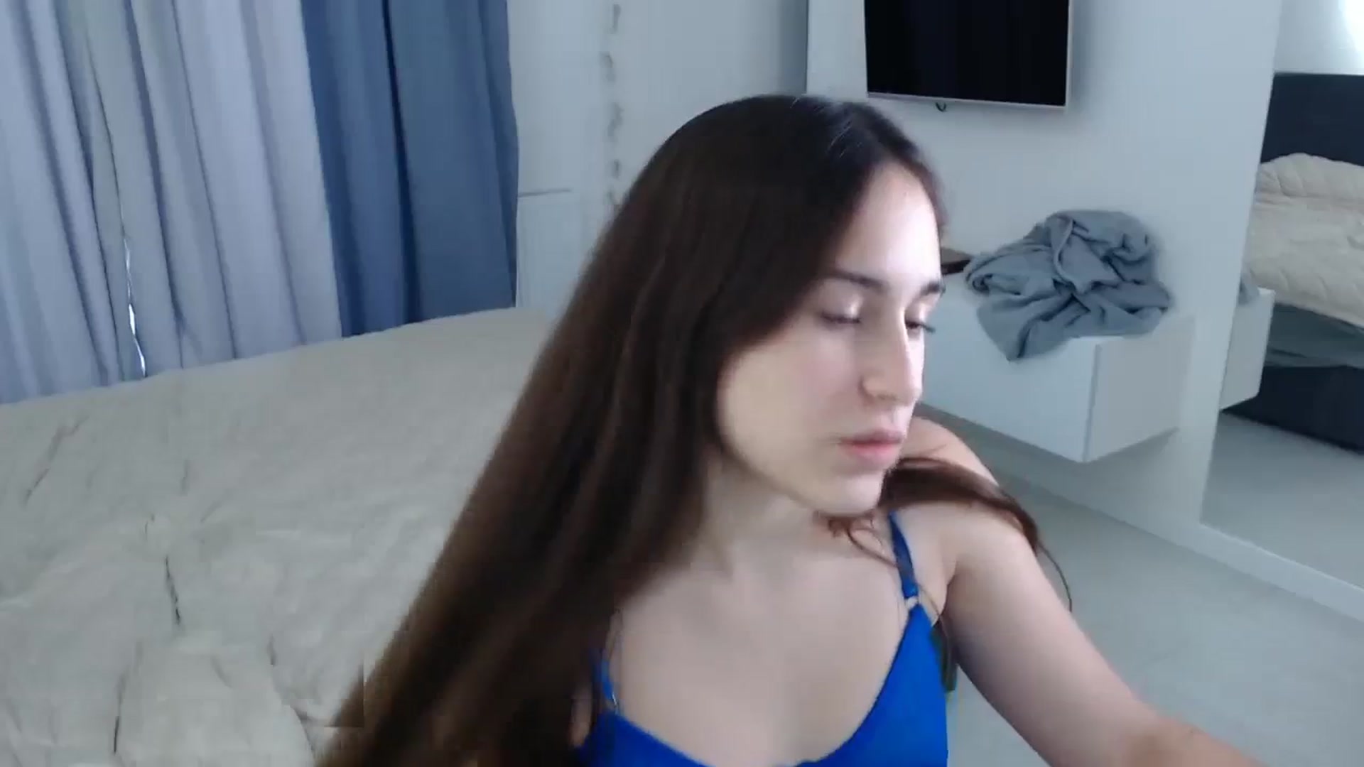 Gallery image thumbnail from ulohu's myfreecams stream on, 12/14/2023, 12:38 image 13 of 20