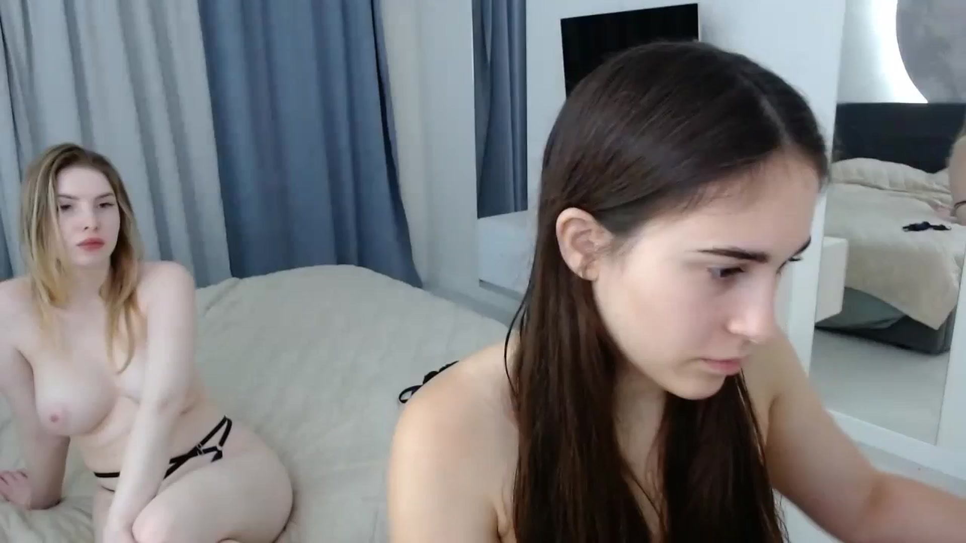 Gallery image thumbnail from ulohu's myfreecams stream on, 12/25/2023, 03:08 image 16 of 20