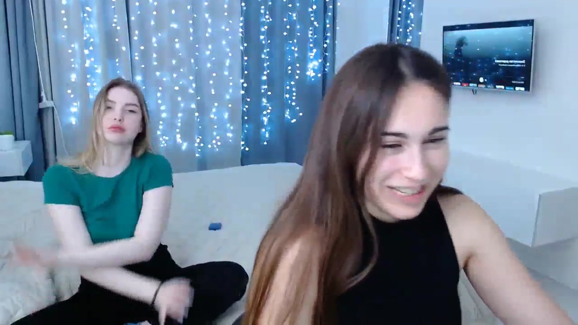 Gallery image thumbnail from ulohu's myfreecams stream on, 01/01/2024, 19:51 image 9 of 20