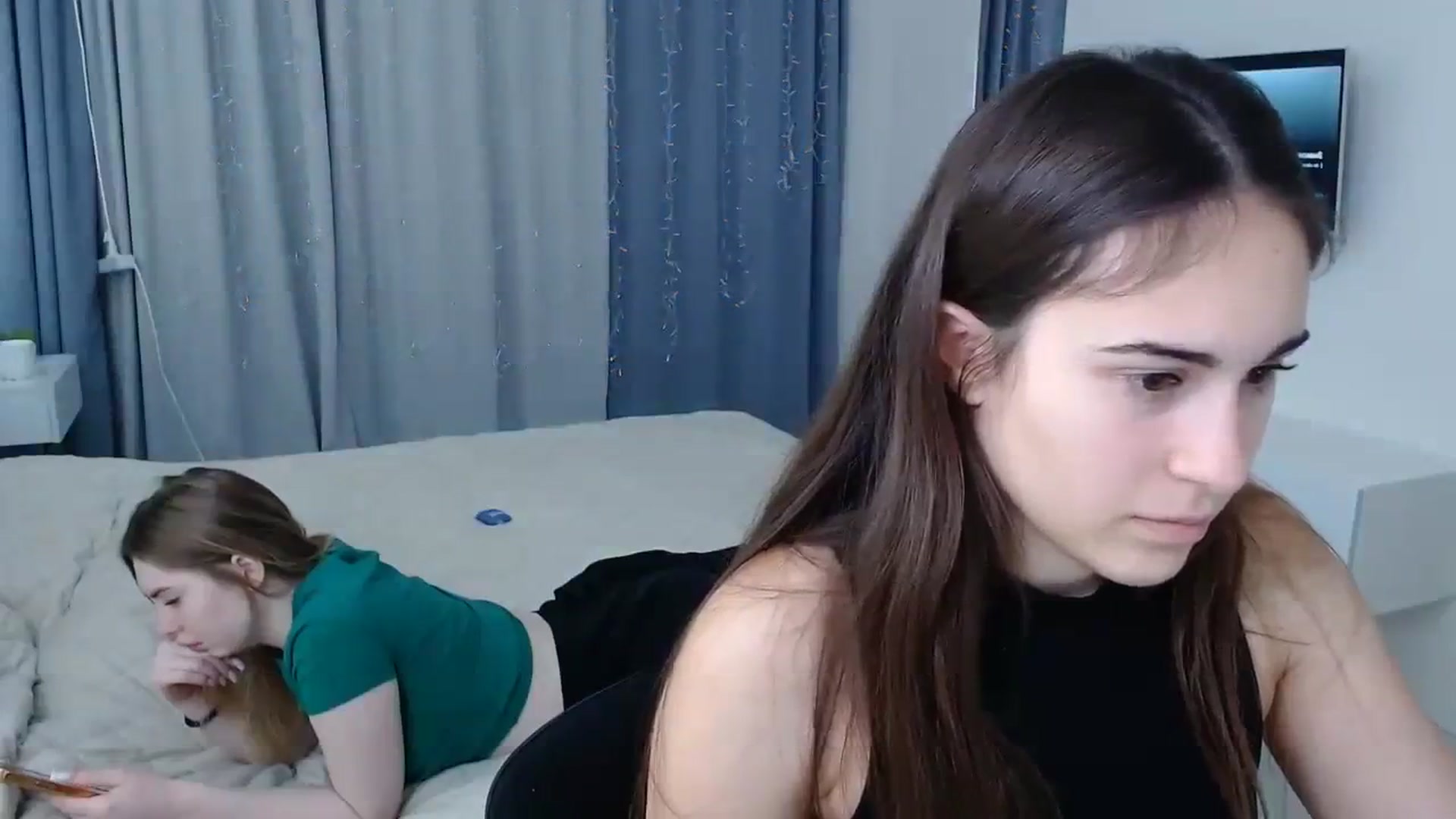 Gallery image thumbnail from ulohu's myfreecams stream on, 01/01/2024, 19:51 image 2 of 20