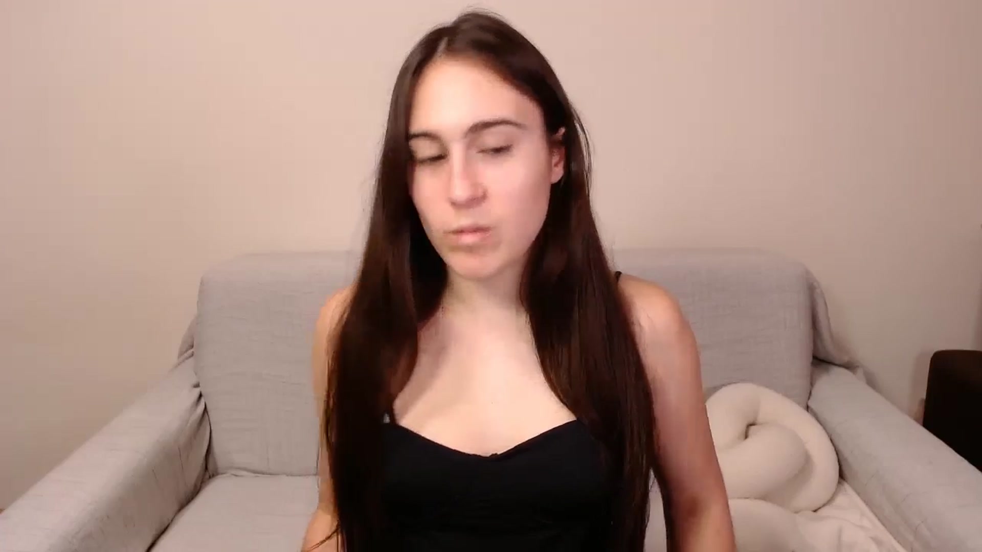 Gallery image thumbnail from ulohu's myfreecams stream on, 12/24/2024, 21:39 image 19 of 20