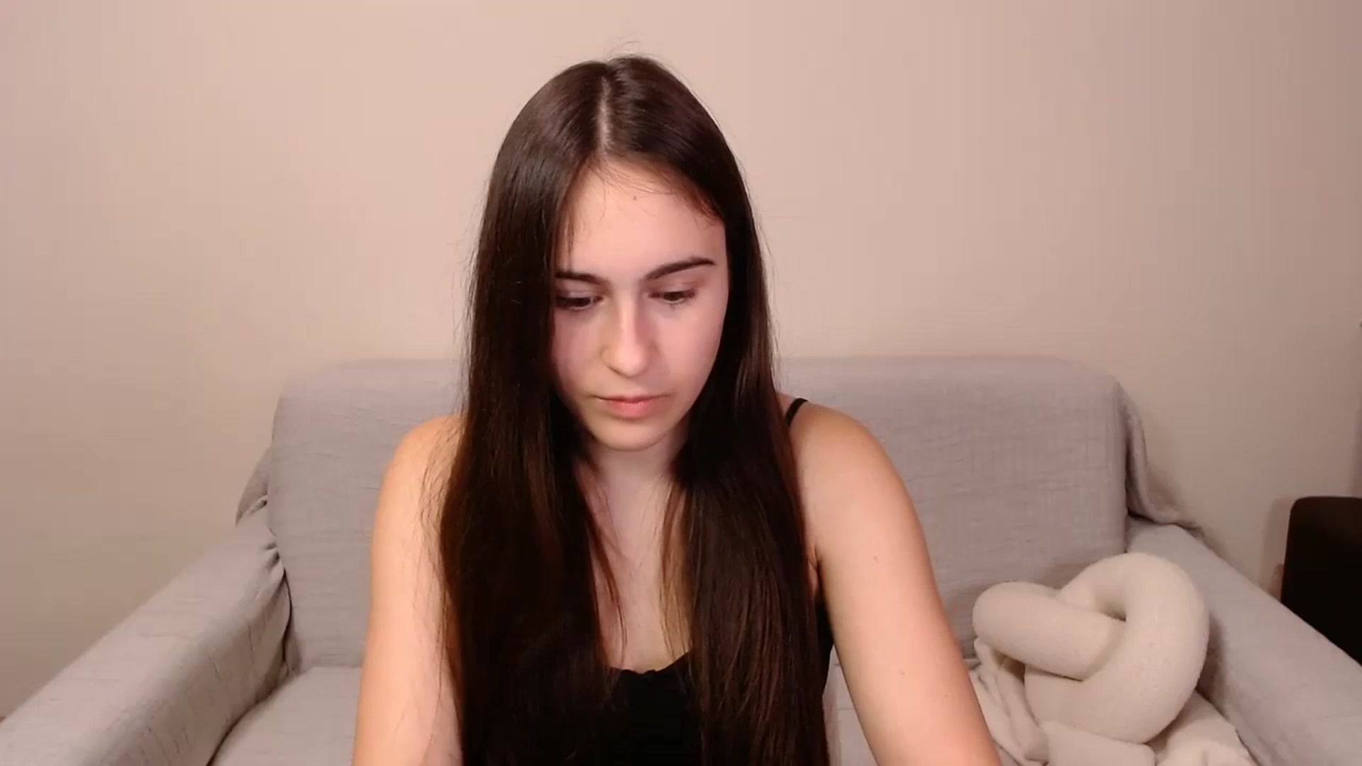 Gallery image thumbnail from ulohu's myfreecams stream on, 12/25/2024, 02:19 image 10 of 20