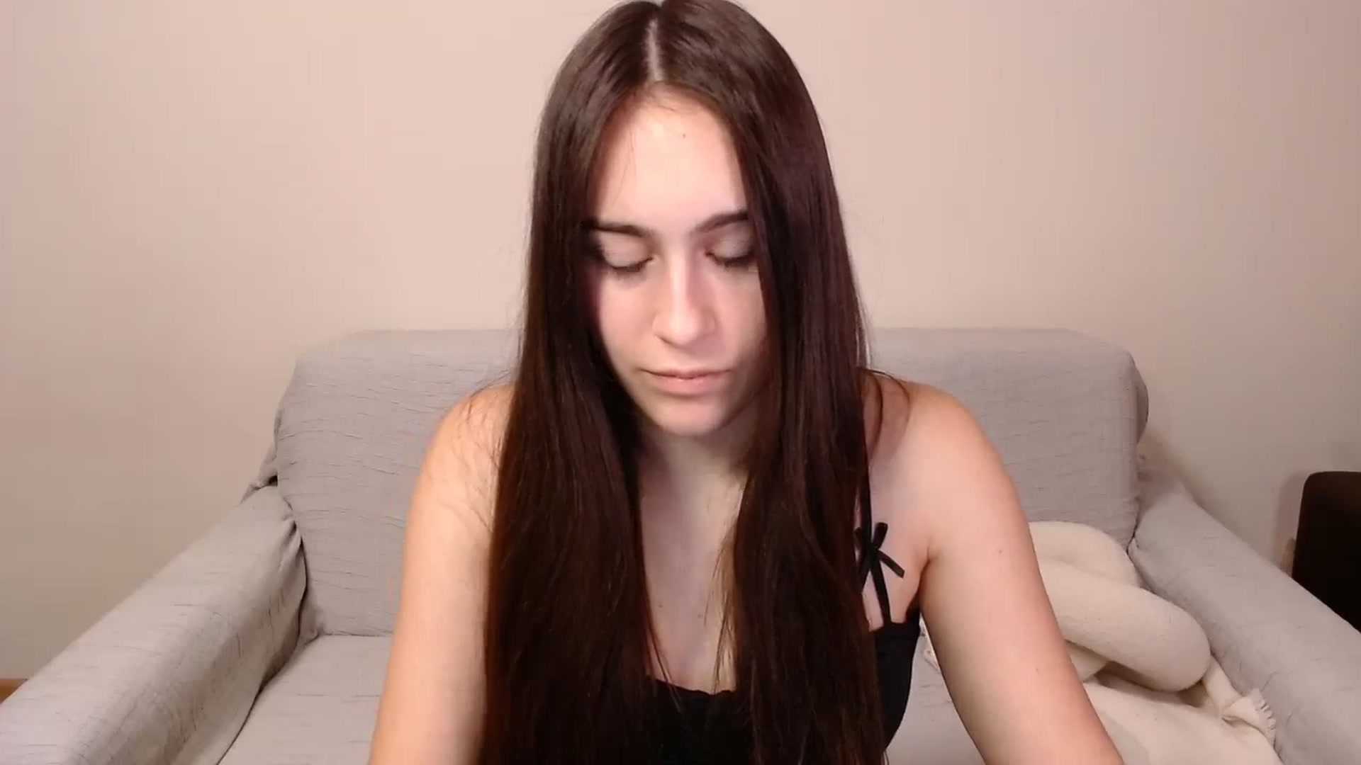 Gallery image thumbnail from ulohu's myfreecams stream on, 12/27/2024, 24:09 image 18 of 20