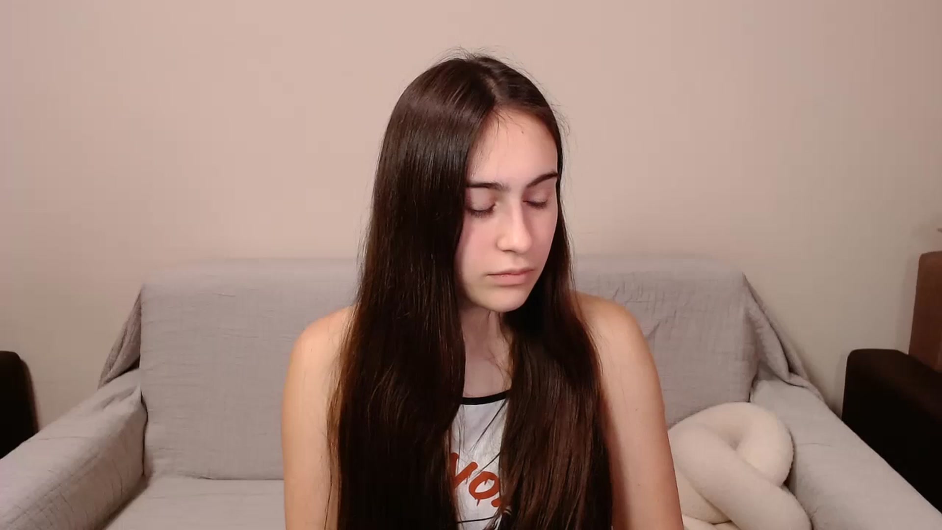 Gallery image thumbnail from ulohu's myfreecams stream on, 01/22/2025, 16:56 image 12 of 20