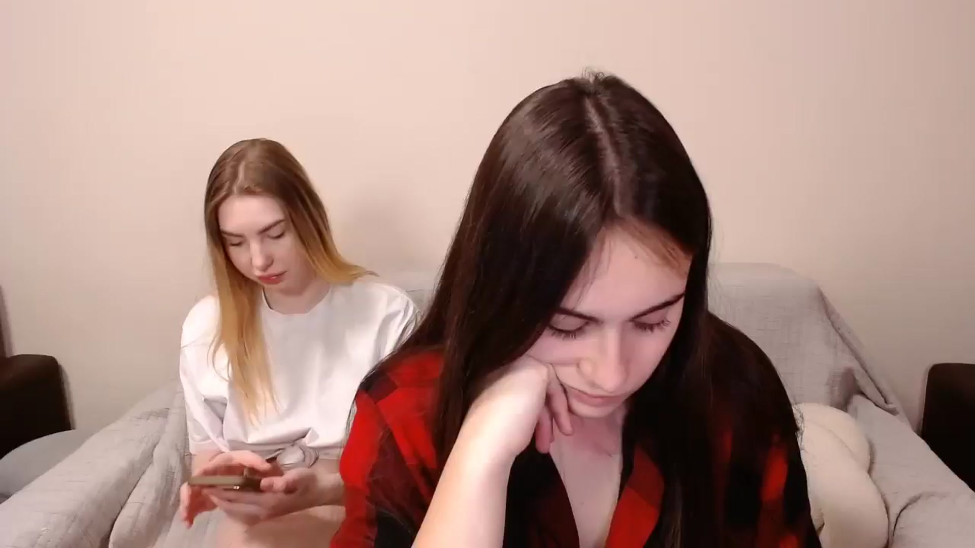 Gallery image thumbnail from ulohu's myfreecams stream on, 02/25/2025, 14:00 image 1 of 20