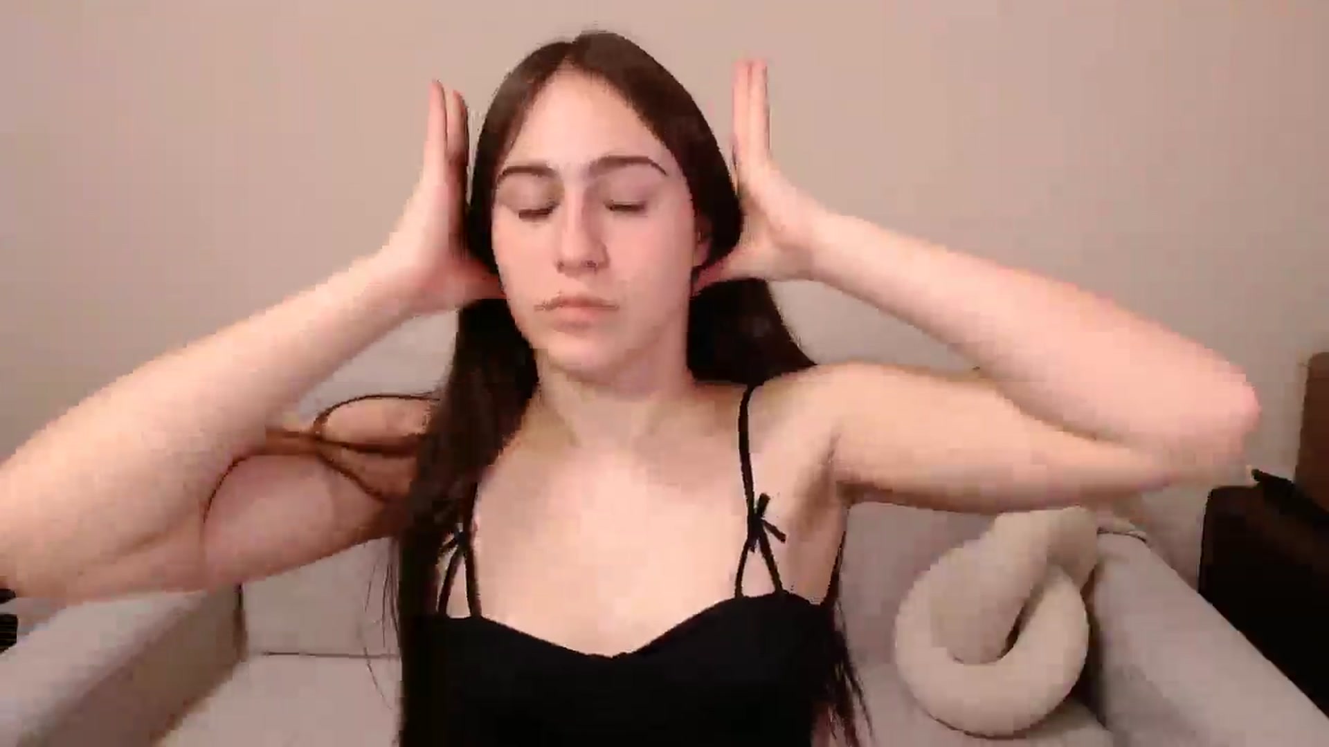 Gallery image thumbnail from ulohu's myfreecams stream on, 03/05/2025, 17:50 image 14 of 20