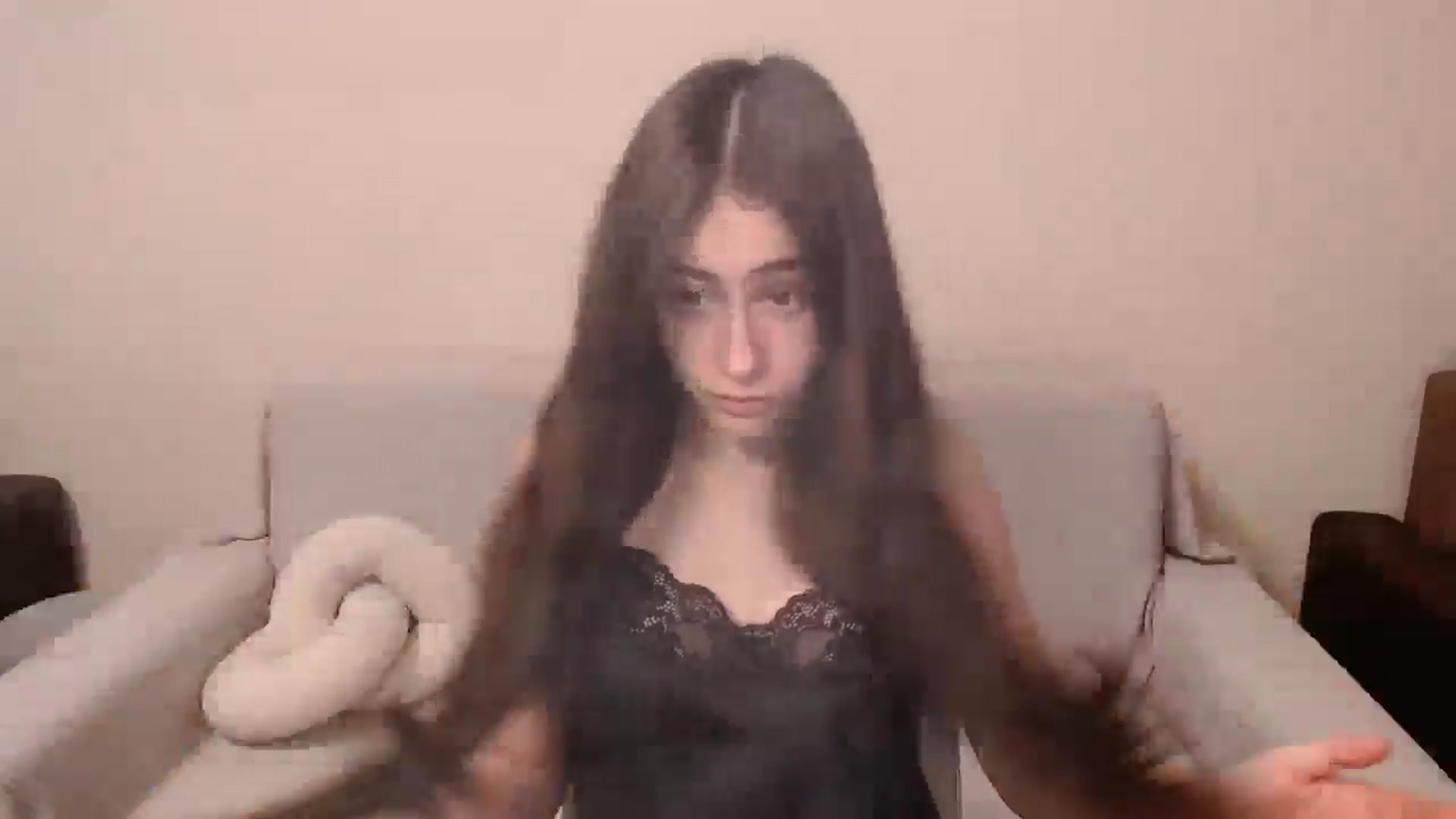 Gallery image thumbnail from ulohu's myfreecams stream on, 03/07/2025, 18:18 image 18 of 20