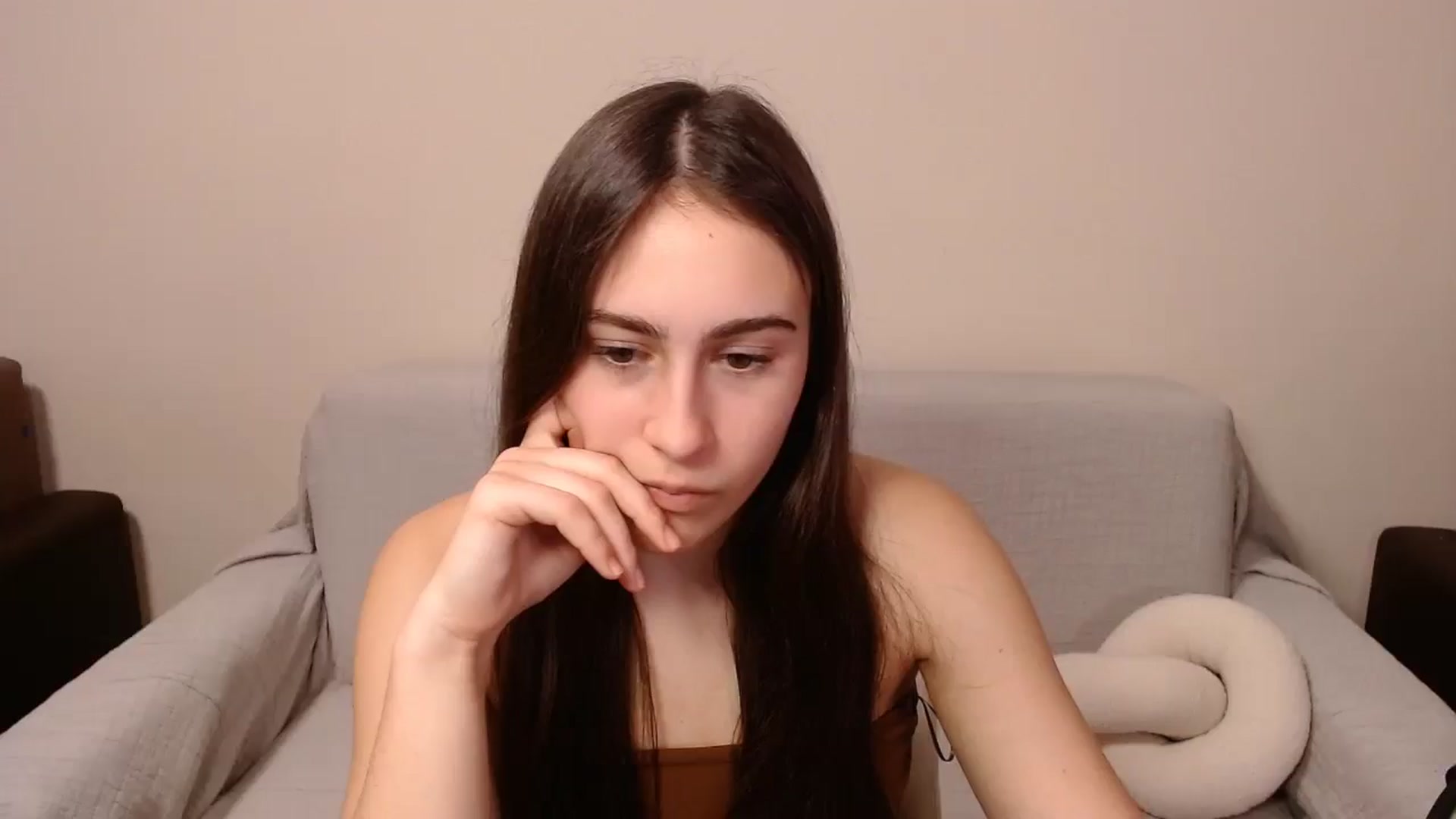 Gallery image thumbnail from ulohu's myfreecams stream on, 03/21/2025, 18:54 image 18 of 20