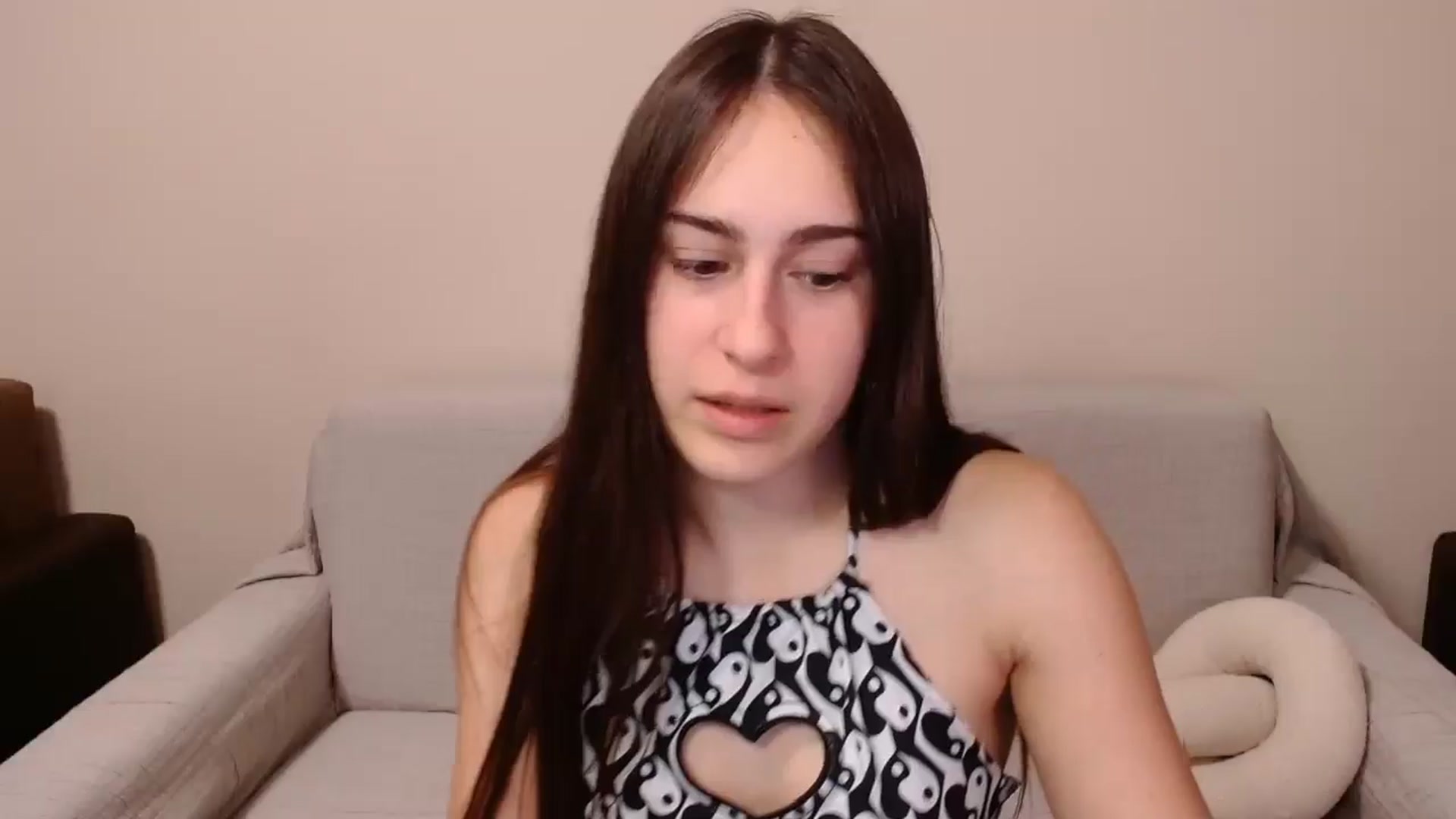 Gallery image thumbnail from ulohu's myfreecams stream on, 03/24/2025, 18:40 image 6 of 20