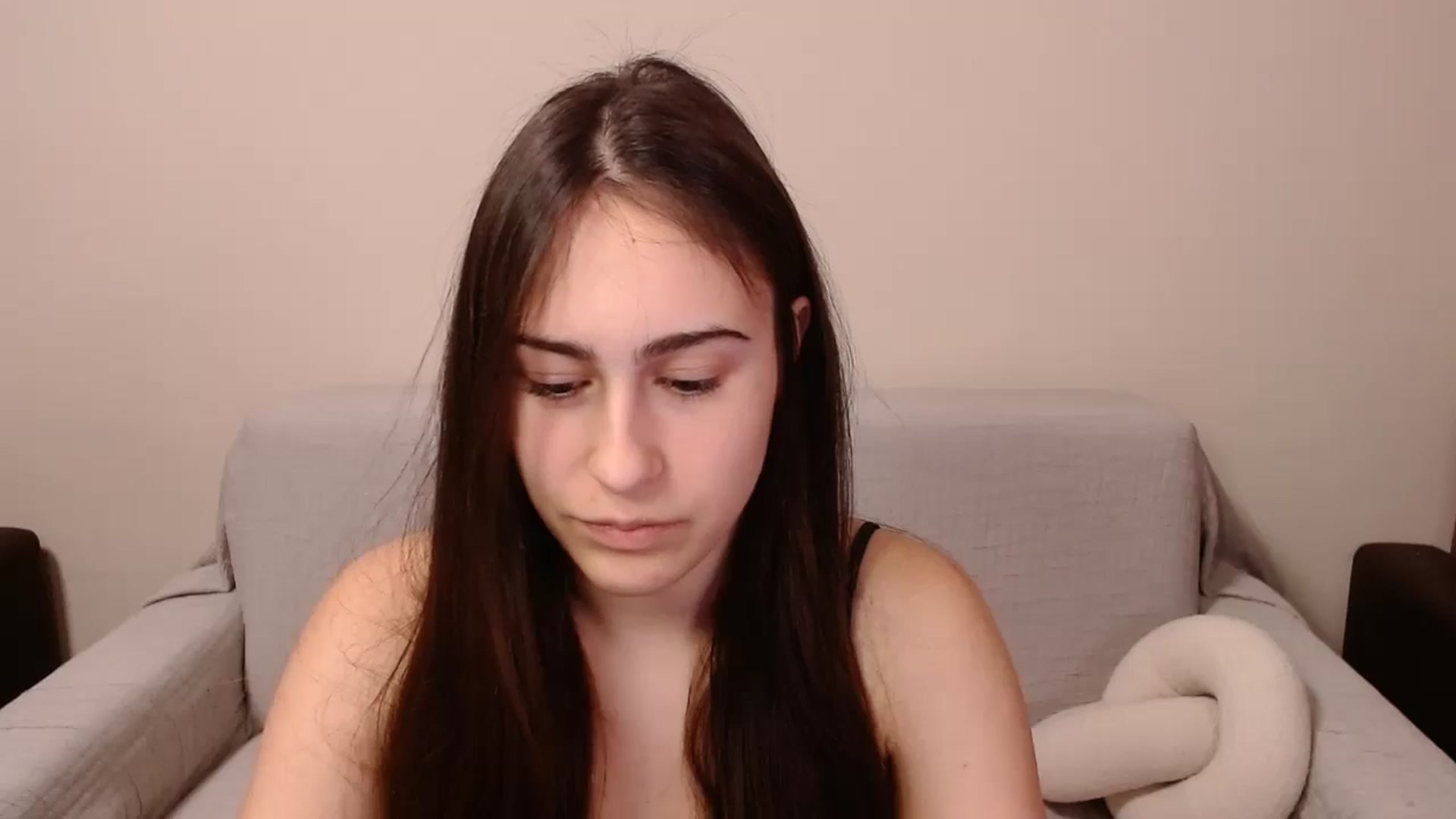 Gallery image thumbnail from ulohu's myfreecams stream on, 03/25/2025, 19:01 image 7 of 20