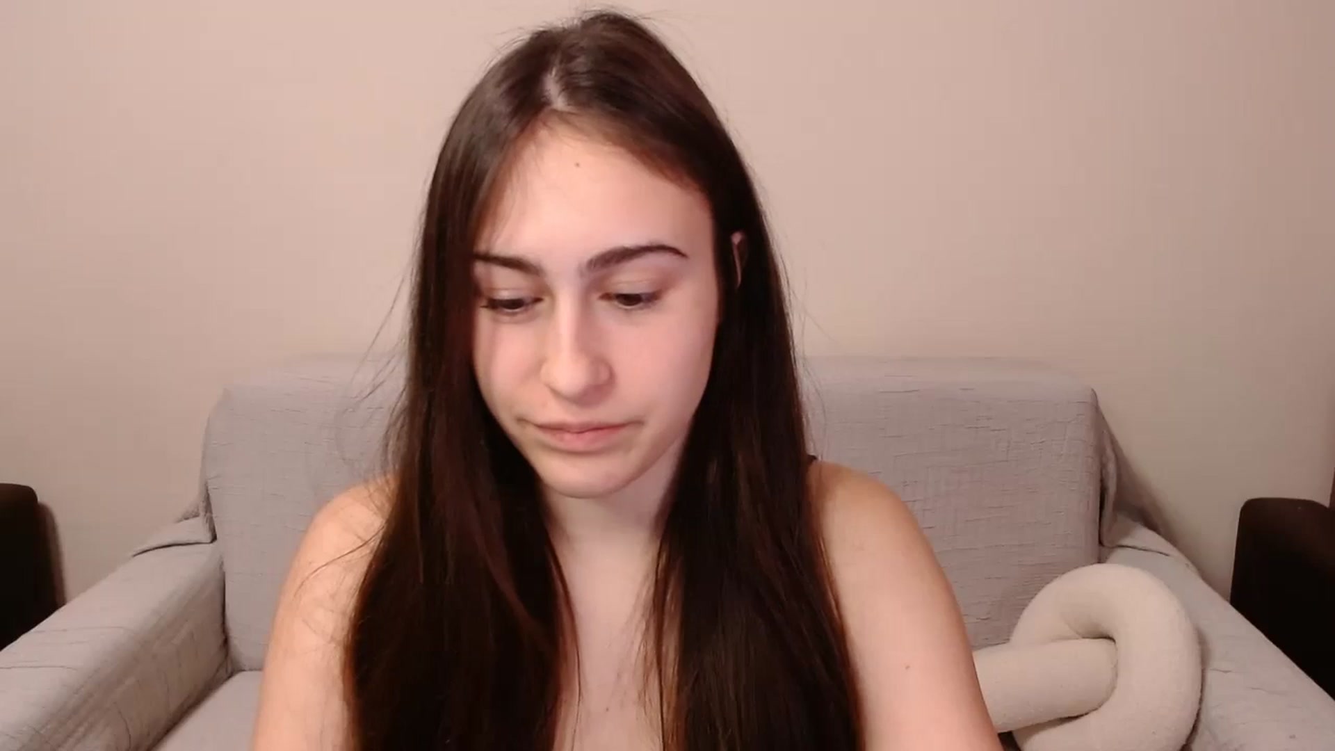 Gallery image thumbnail from ulohu's myfreecams stream on, 03/25/2025, 19:01 image 10 of 20