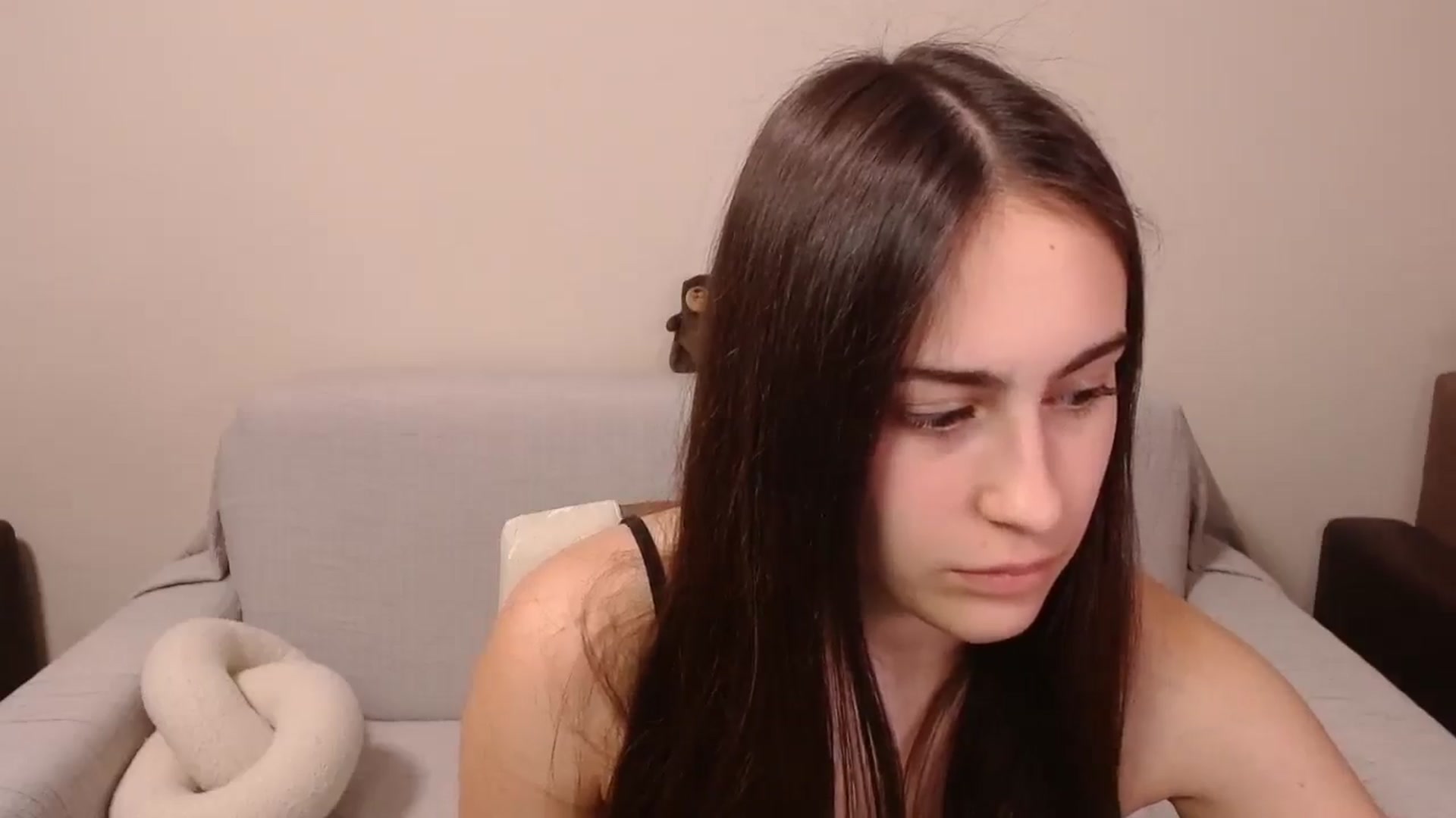 Gallery image thumbnail from ulohu's myfreecams stream on, 03/27/2025, 18:31 image 12 of 20