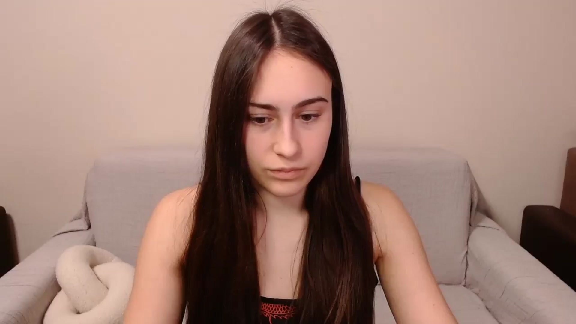 Gallery image thumbnail from ulohu's myfreecams stream on, 03/27/2025, 18:31 image 6 of 20