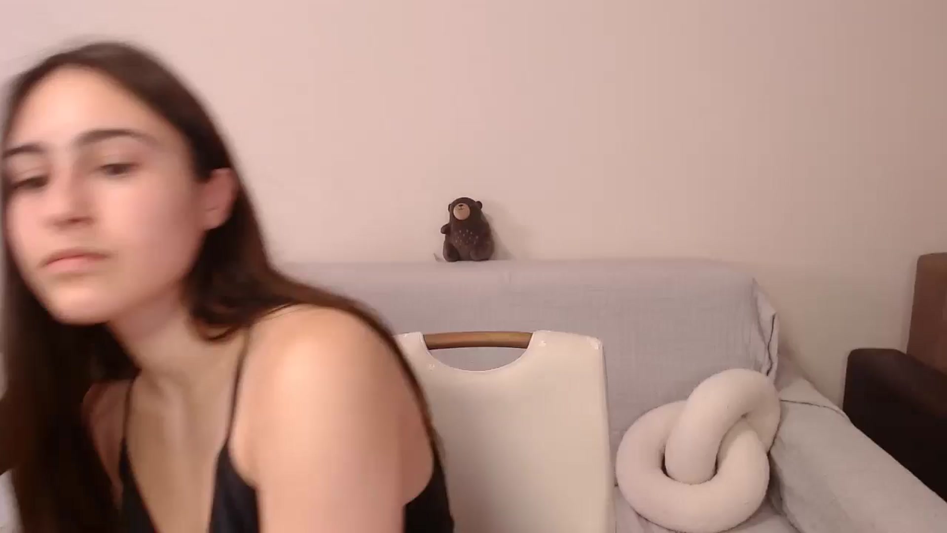 Gallery image thumbnail from ulohu's myfreecams stream on, 04/01/2025, 18:19 image 4 of 20