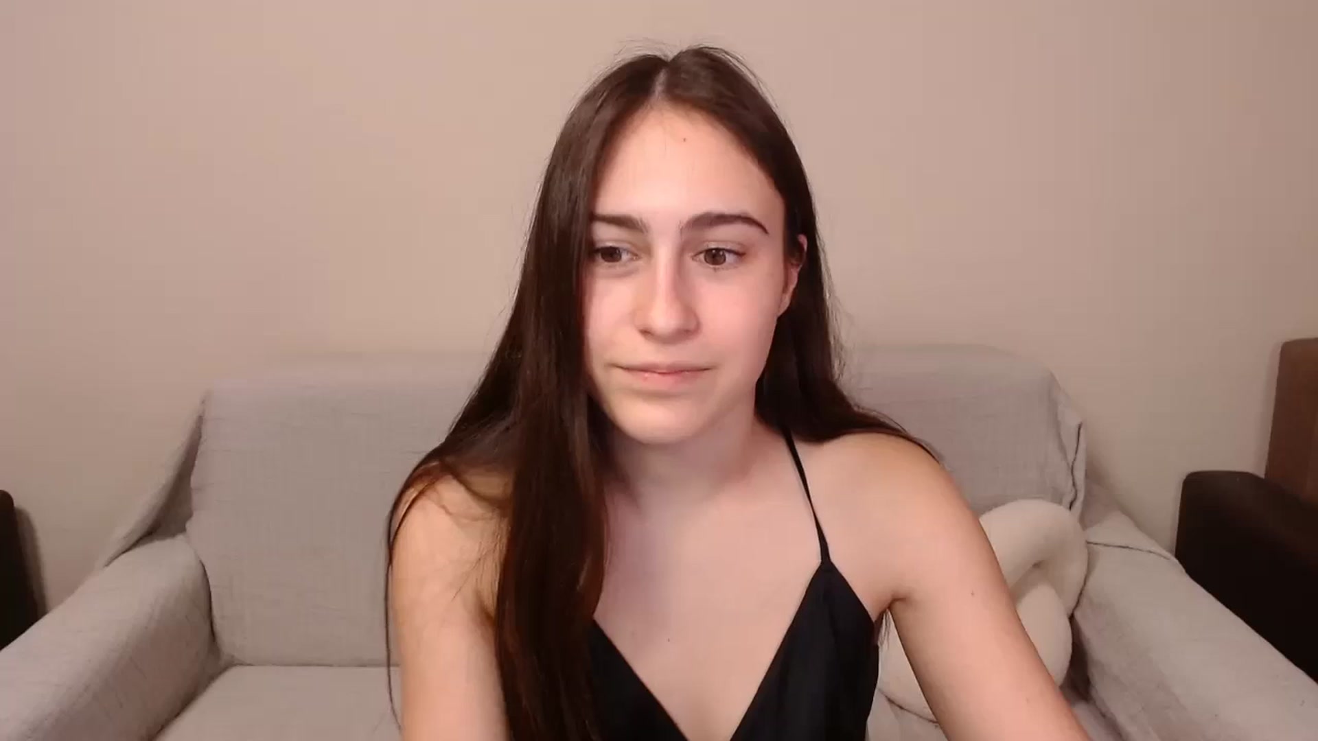 Gallery image thumbnail from ulohu's myfreecams stream on, 04/01/2025, 20:23 image 17 of 20