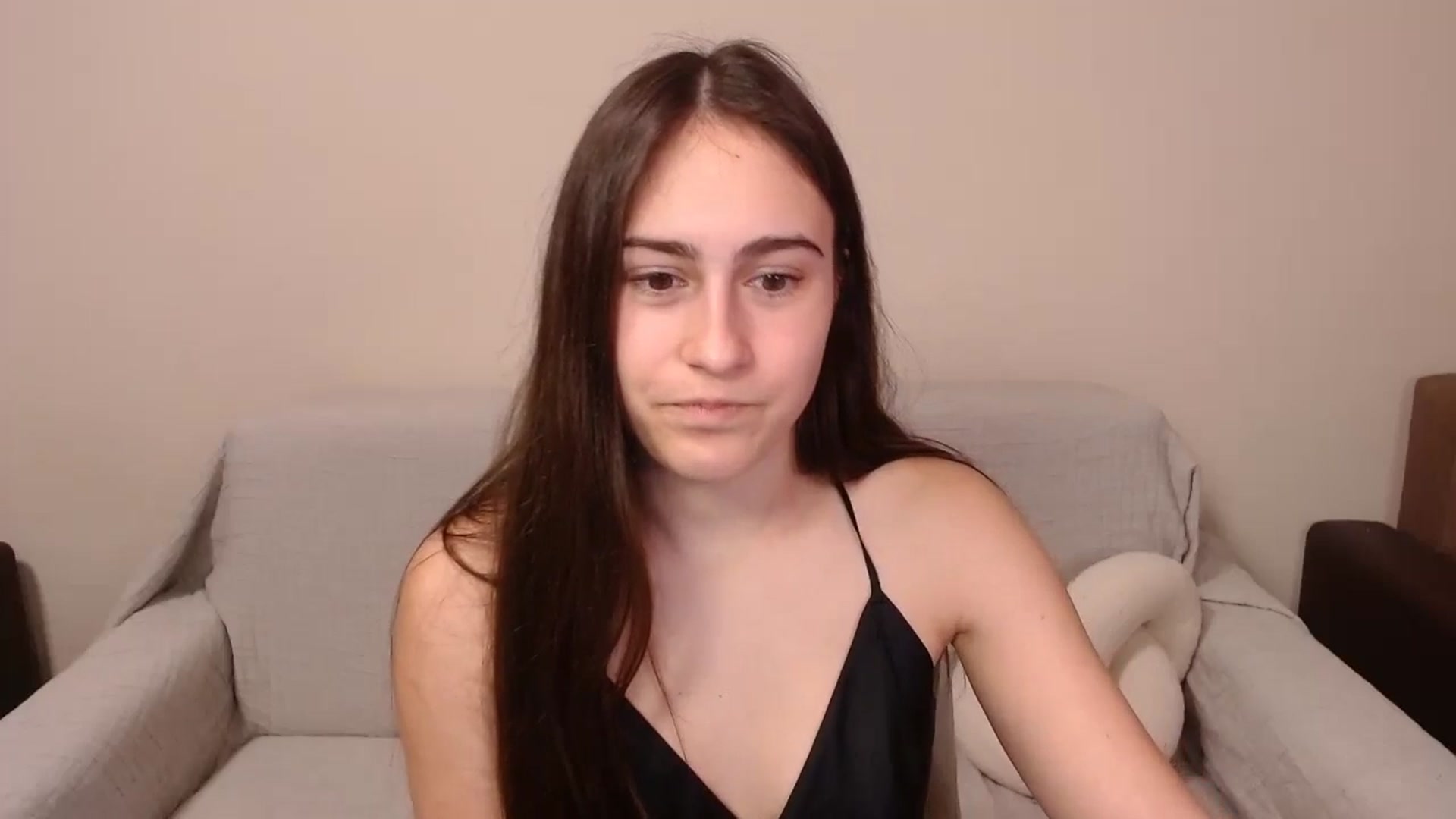 Gallery image thumbnail from ulohu's myfreecams stream on, 04/01/2025, 20:23 image 18 of 20