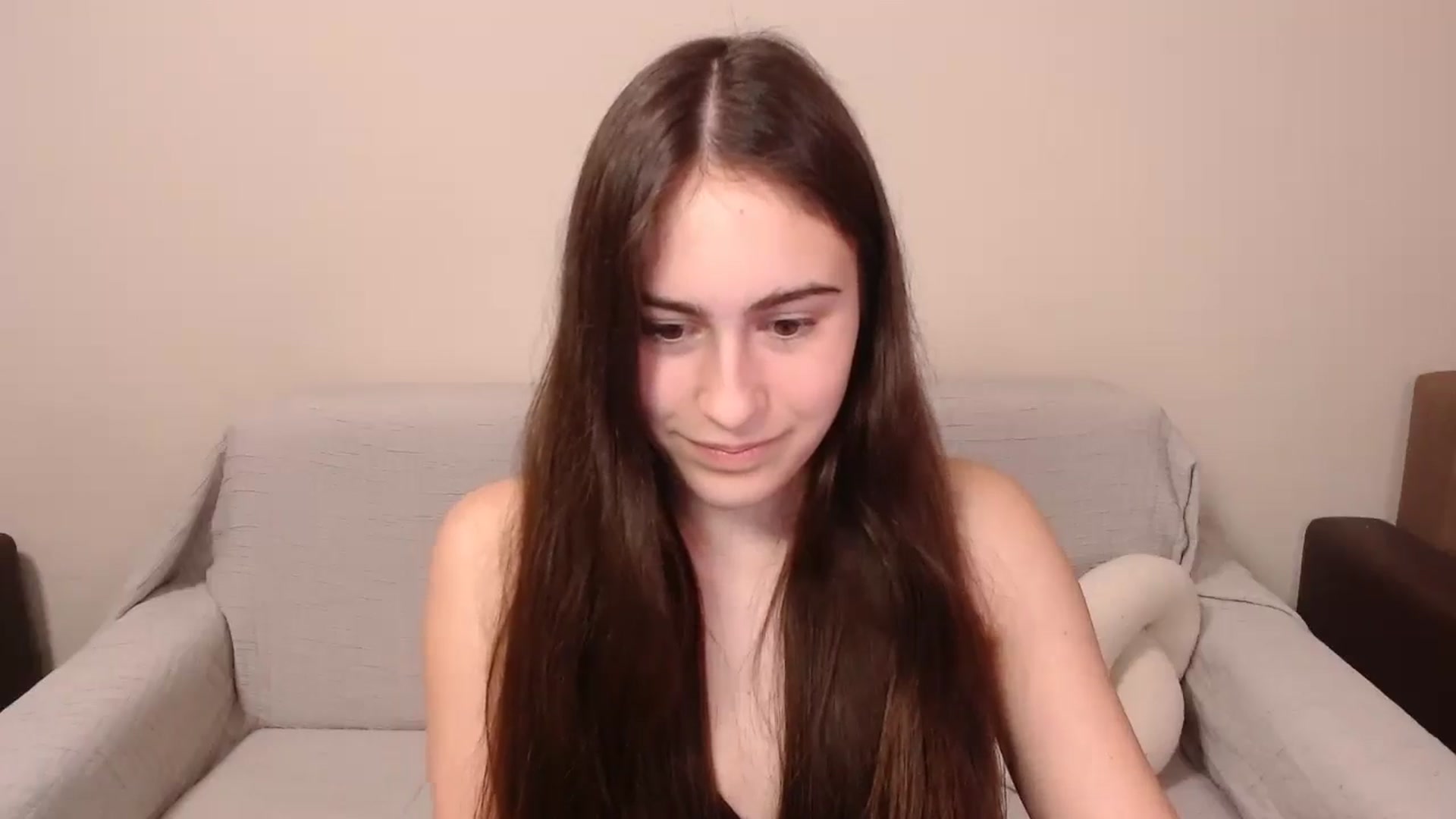 Gallery image thumbnail from ulohu's myfreecams stream on, 04/01/2025, 22:13 image 18 of 20