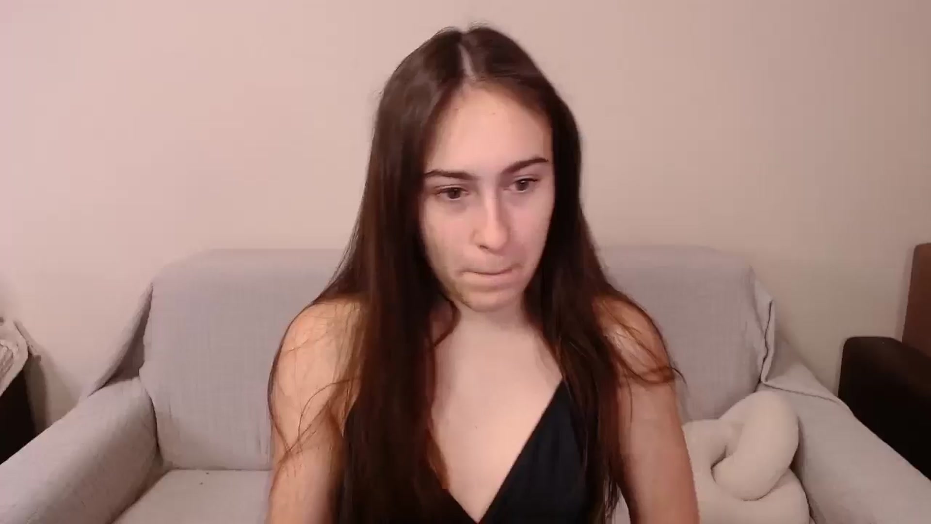Gallery image thumbnail from ulohu's myfreecams stream on, 04/02/2025, 16:13 image 8 of 20