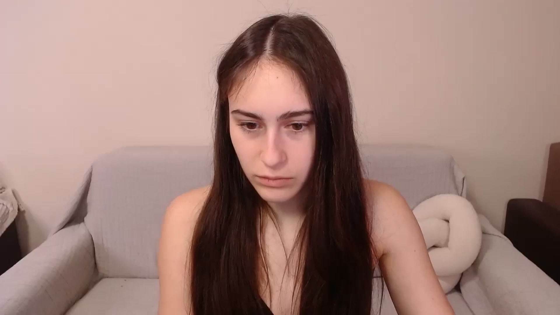 Gallery image thumbnail from ulohu's myfreecams stream on, 04/02/2025, 17:48 image 16 of 20
