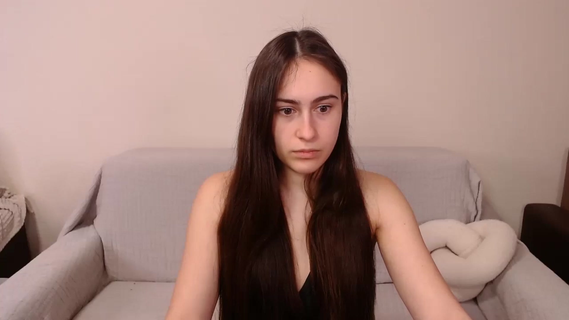 Gallery image thumbnail from ulohu's myfreecams stream on, 04/02/2025, 19:23 image 10 of 20