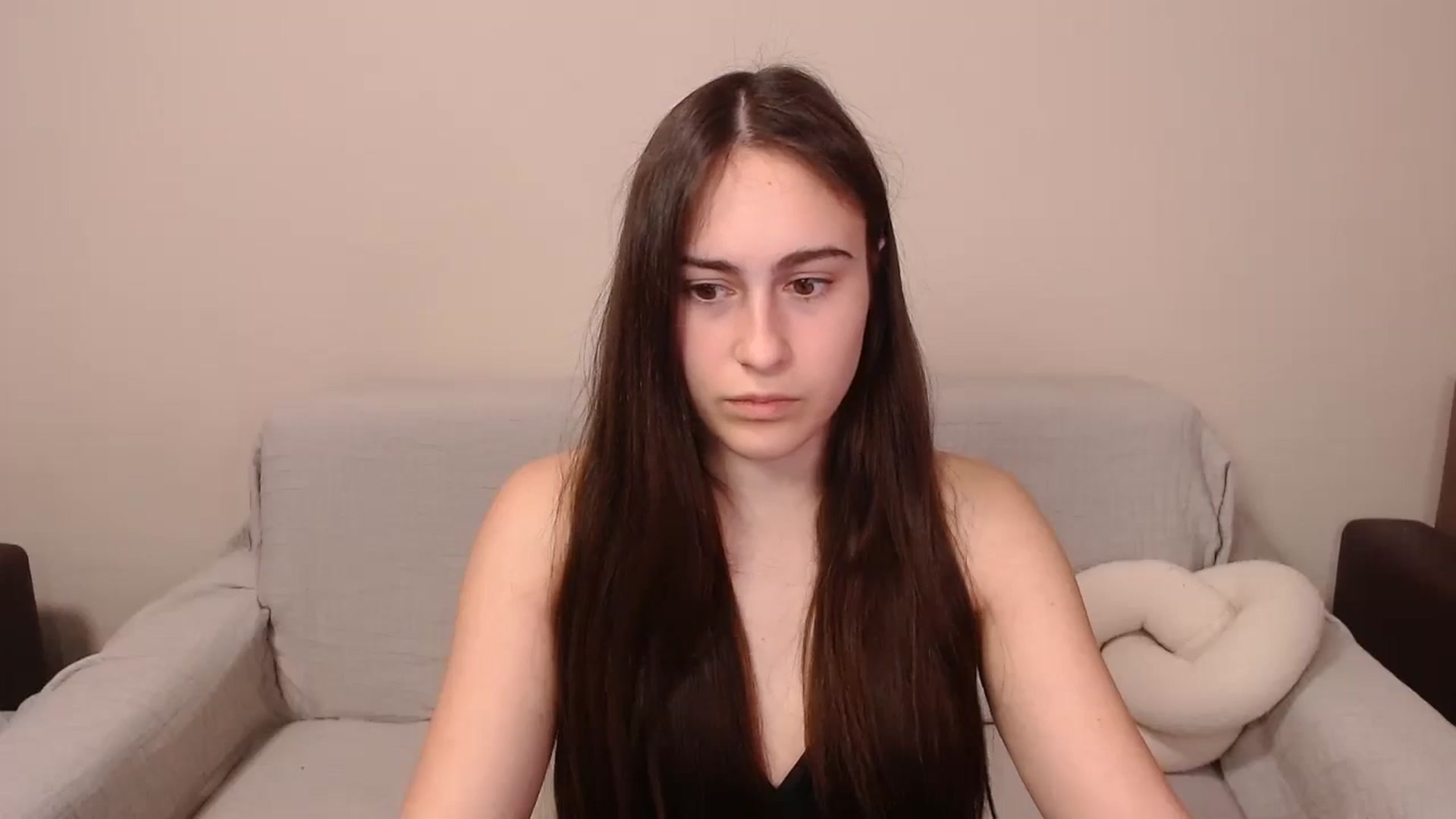 Gallery image thumbnail from ulohu's myfreecams stream on, 04/02/2025, 23:41 image 18 of 20