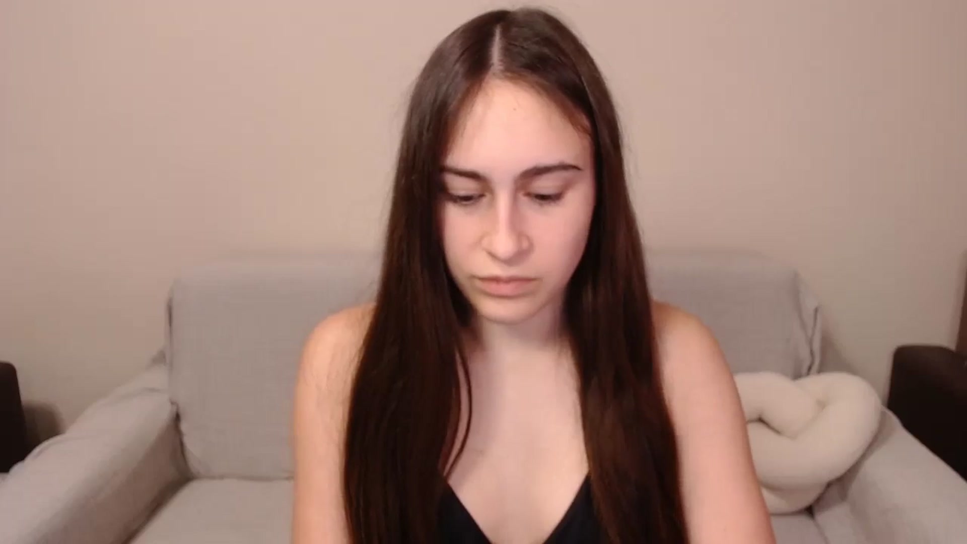 Gallery image thumbnail from ulohu's myfreecams stream on, 04/02/2025, 23:41 image 15 of 20