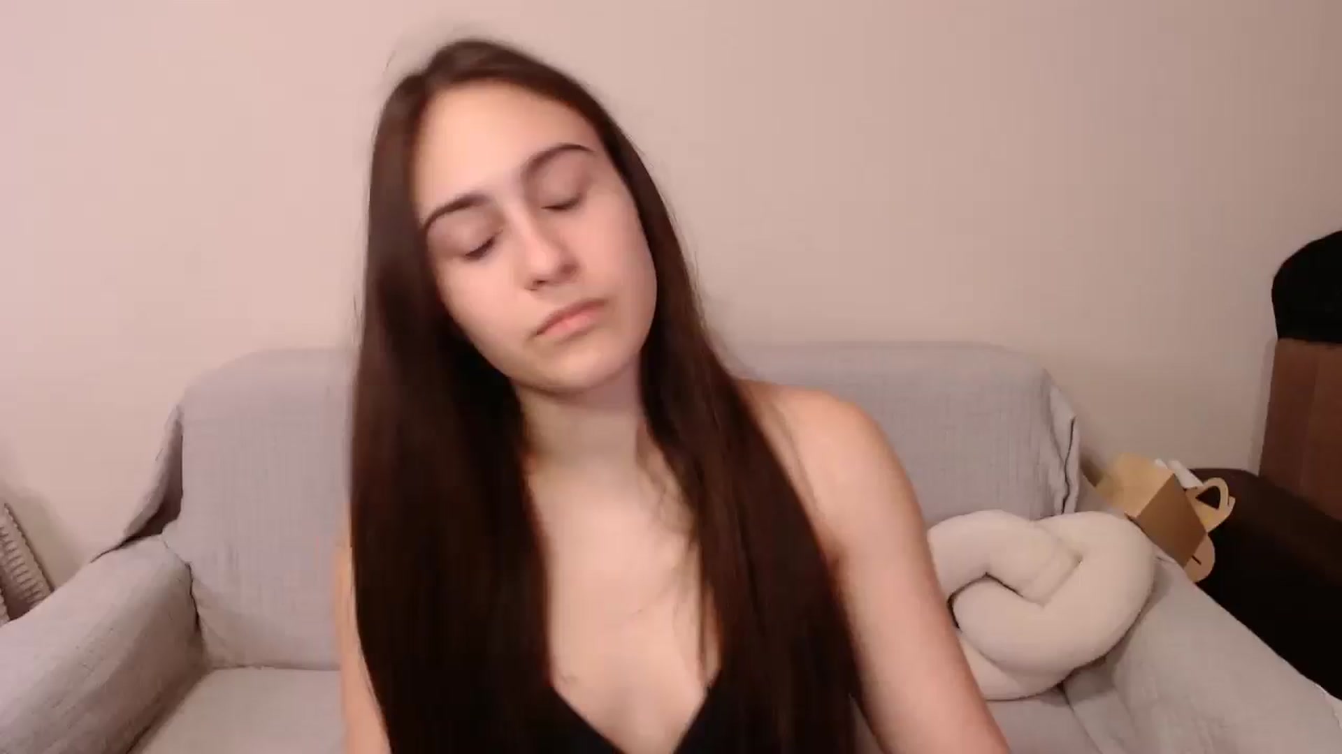 Gallery image thumbnail from ulohu's myfreecams stream on, 04/03/2025, 20:01 image 7 of 20