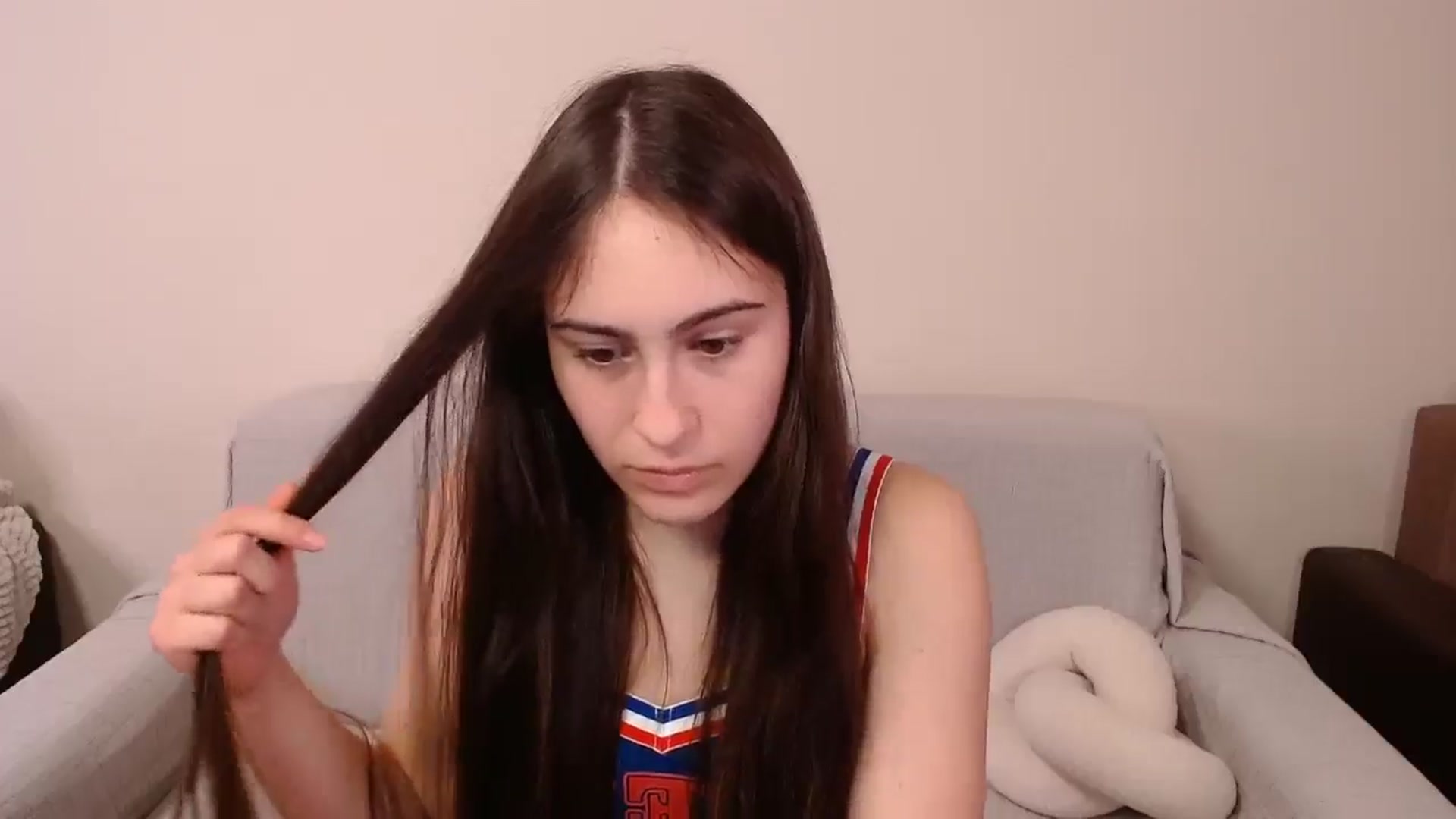Gallery image thumbnail from ulohu's myfreecams stream on, 04/05/2025, 23:16 image 17 of 20