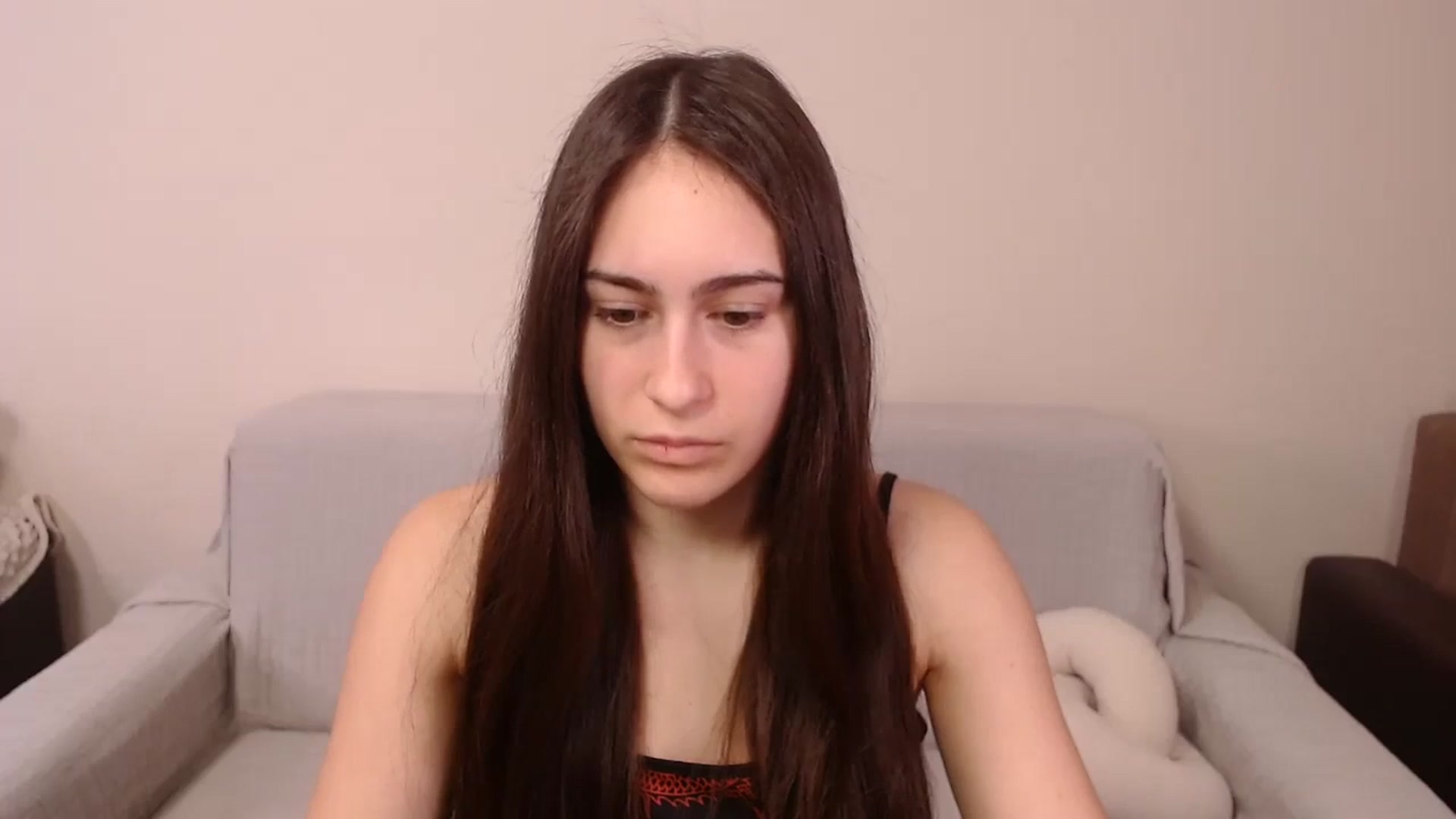Gallery image thumbnail from ulohu's myfreecams stream on, 04/06/2025, 20:53 image 16 of 20