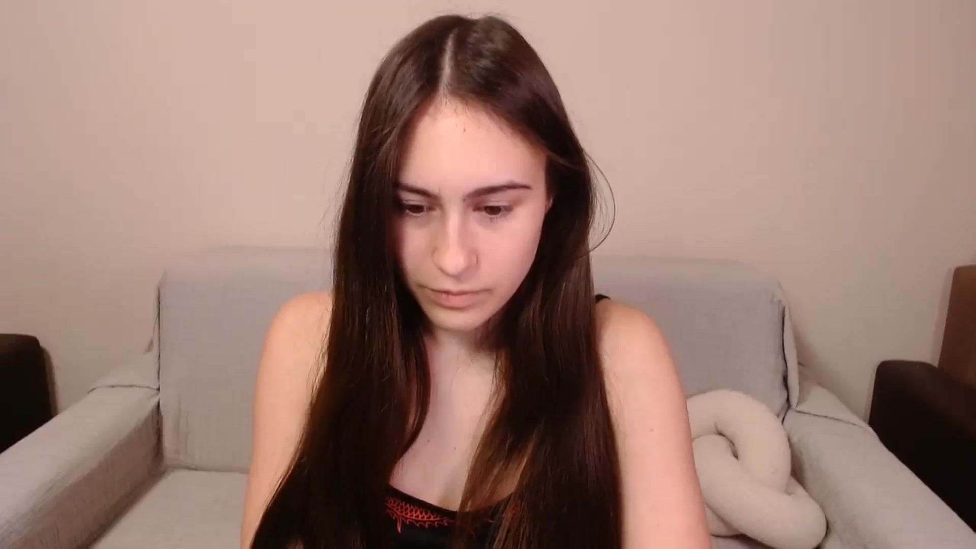 Gallery image thumbnail from ulohu's myfreecams stream on, 04/07/2025, 03:03 image 17 of 20