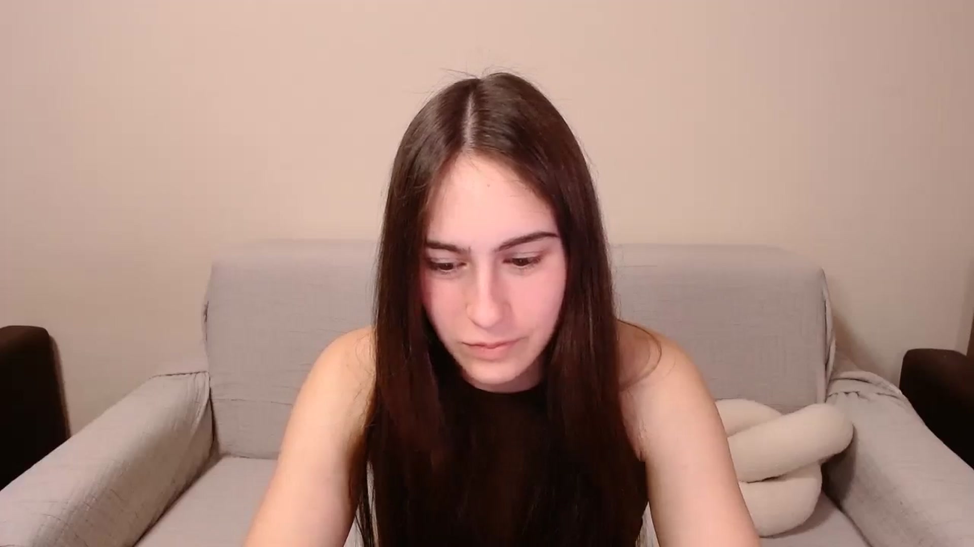 Gallery image thumbnail from ulohu's myfreecams stream on, 05/07/2025, 18:04 image 18 of 20