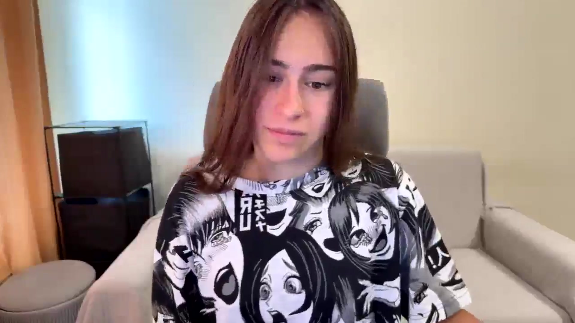 Gallery image thumbnail from ulohu's myfreecams stream on, 07/23/2025, 12:53 image 3 of 20