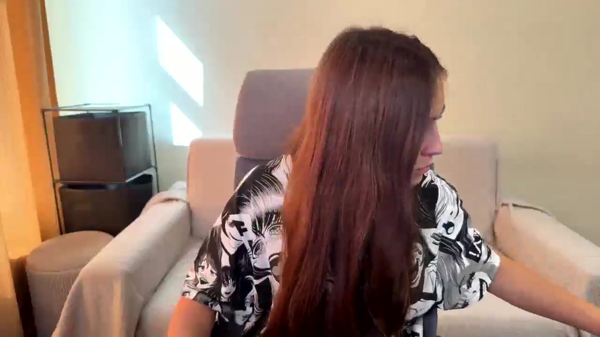 Gallery image thumbnail from ulohu's myfreecams stream on, 08/03/2025, 07:25 image 17 of 20