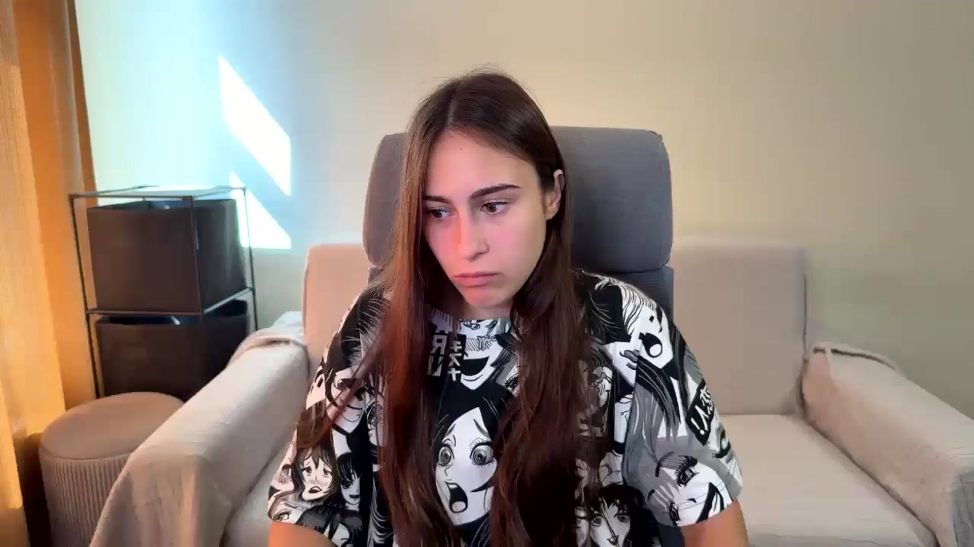 Gallery image thumbnail from ulohu's myfreecams stream on, 08/03/2025, 08:13 image 4 of 20