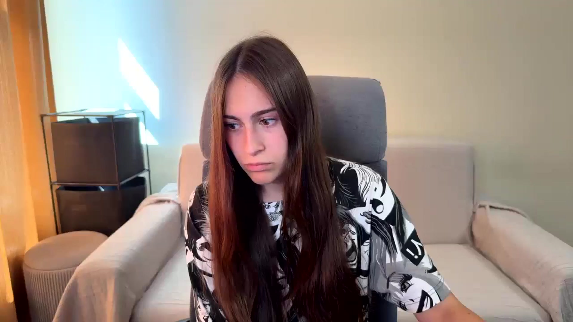 Gallery image thumbnail from ulohu's myfreecams stream on, 08/03/2025, 08:13 image 11 of 20