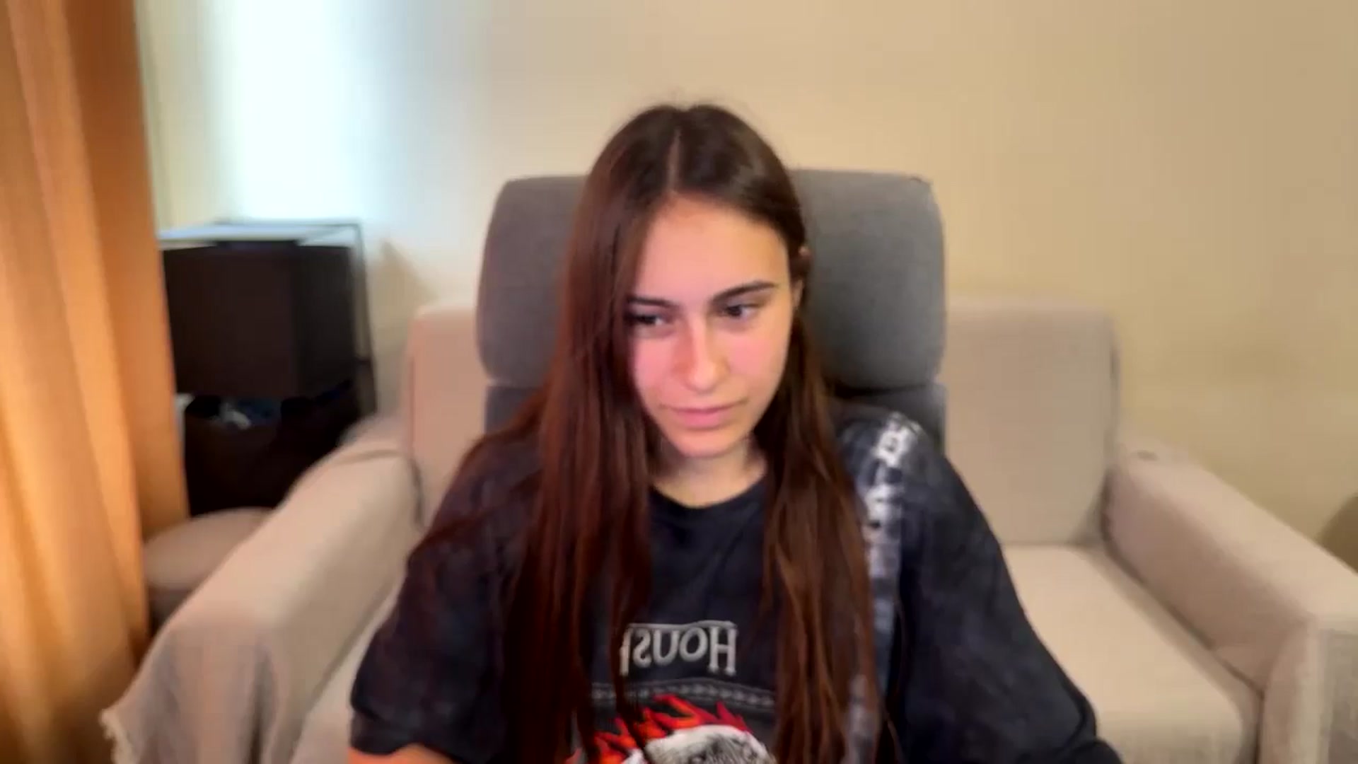 Gallery image thumbnail from ulohu's myfreecams stream on, 08/19/2025, 12:58 image 3 of 20