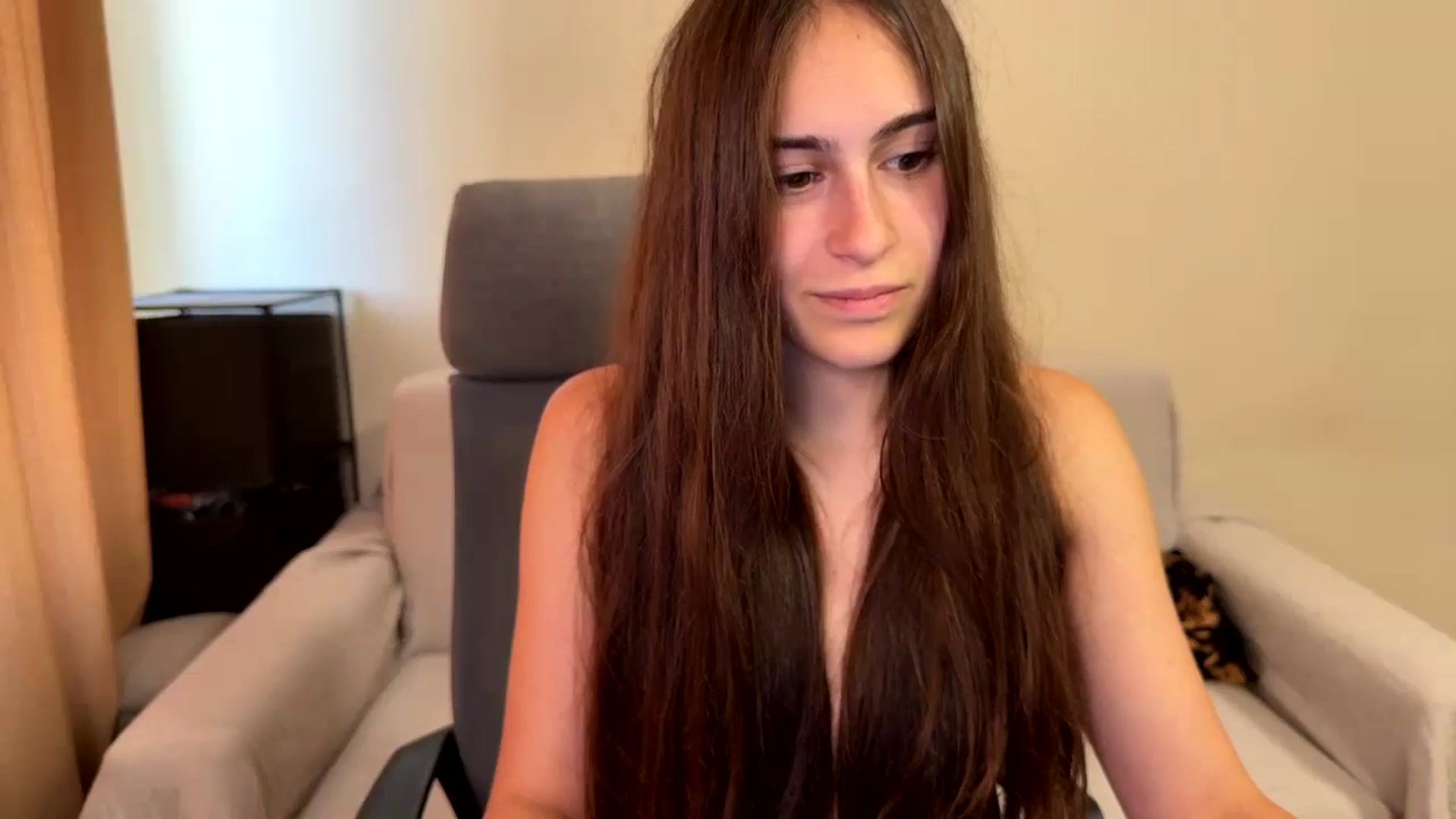 Gallery image thumbnail from ulohu's myfreecams stream on, 08/29/2025, 12:31 image 15 of 20