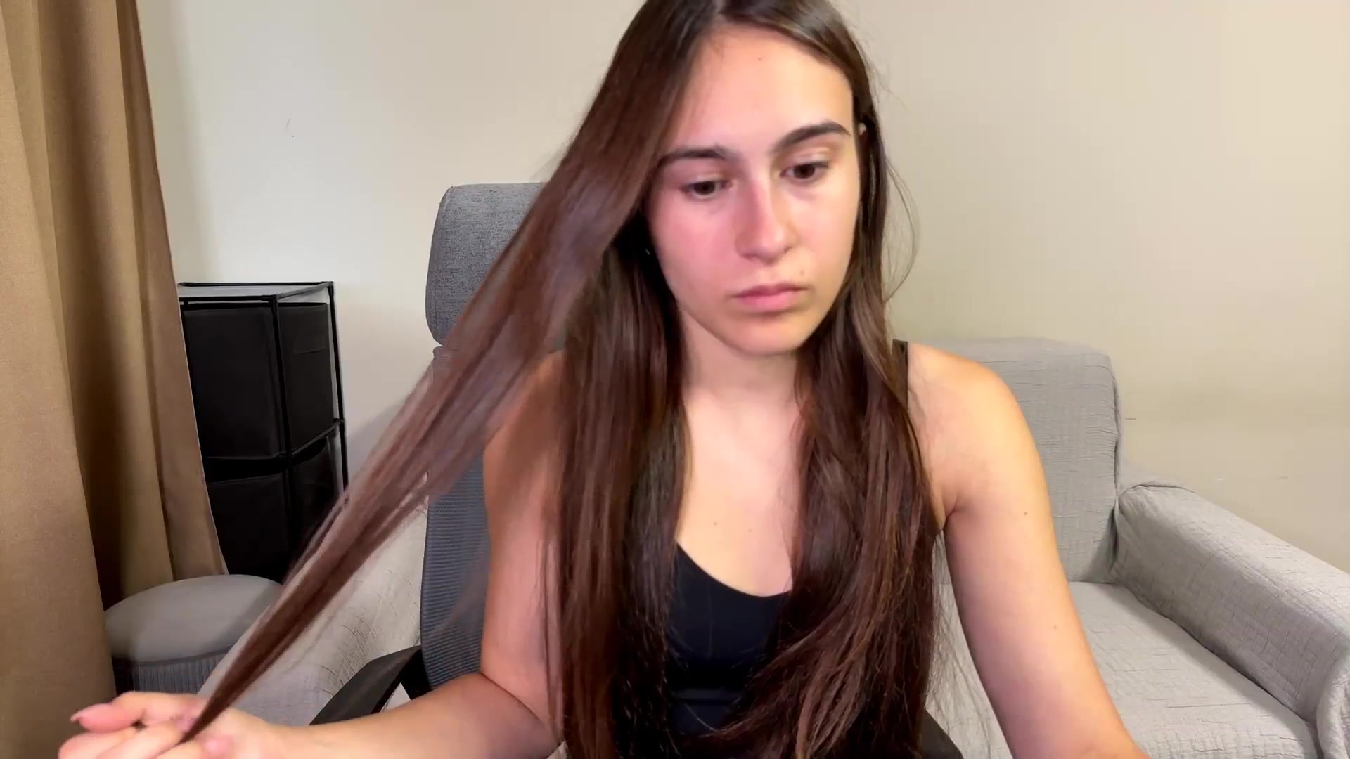 Gallery image thumbnail from ulohu's myfreecams stream on, 09/19/2025, 15:59 image 15 of 20