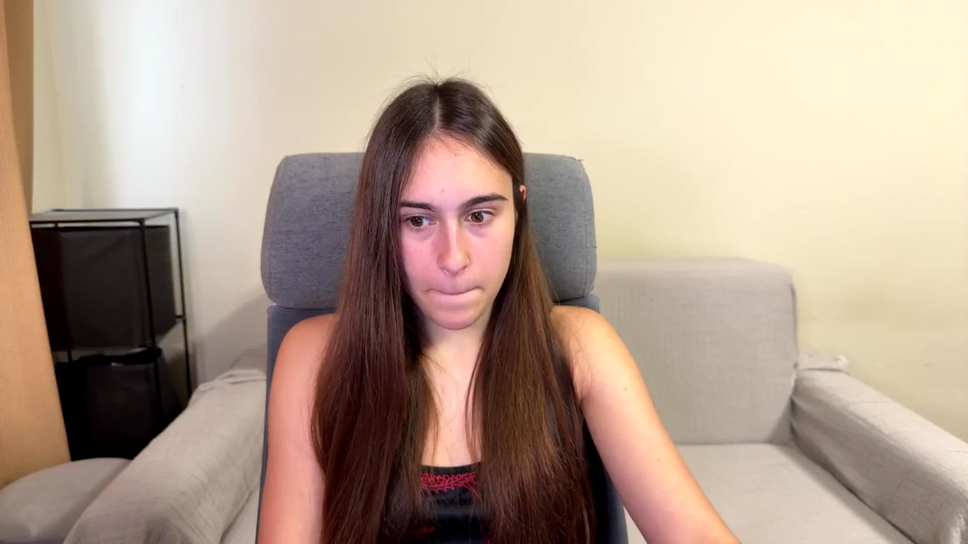 Gallery image thumbnail from ulohu's myfreecams stream on, 10/16/2025, 14:18 image 15 of 20