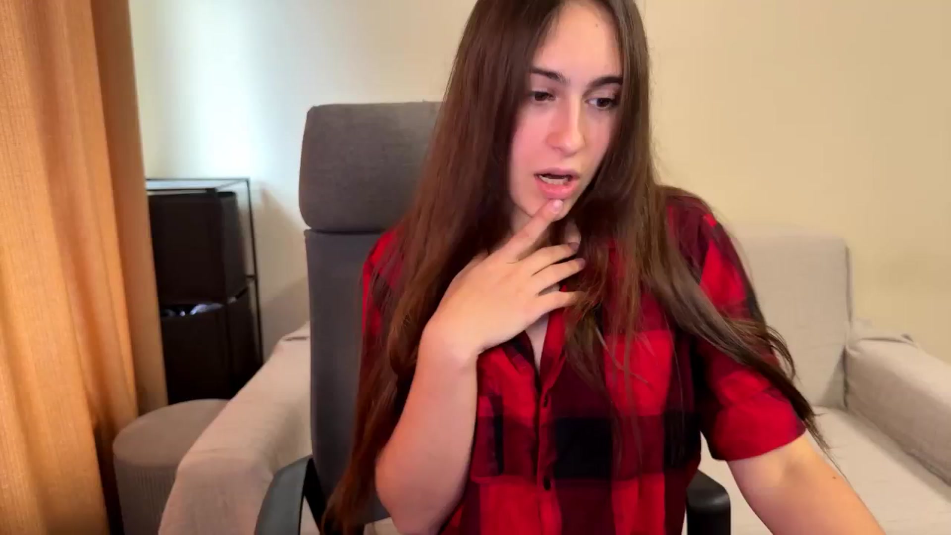 Gallery image thumbnail from ulohu's myfreecams stream on, 10/29/2025, 10:04 image 2 of 20
