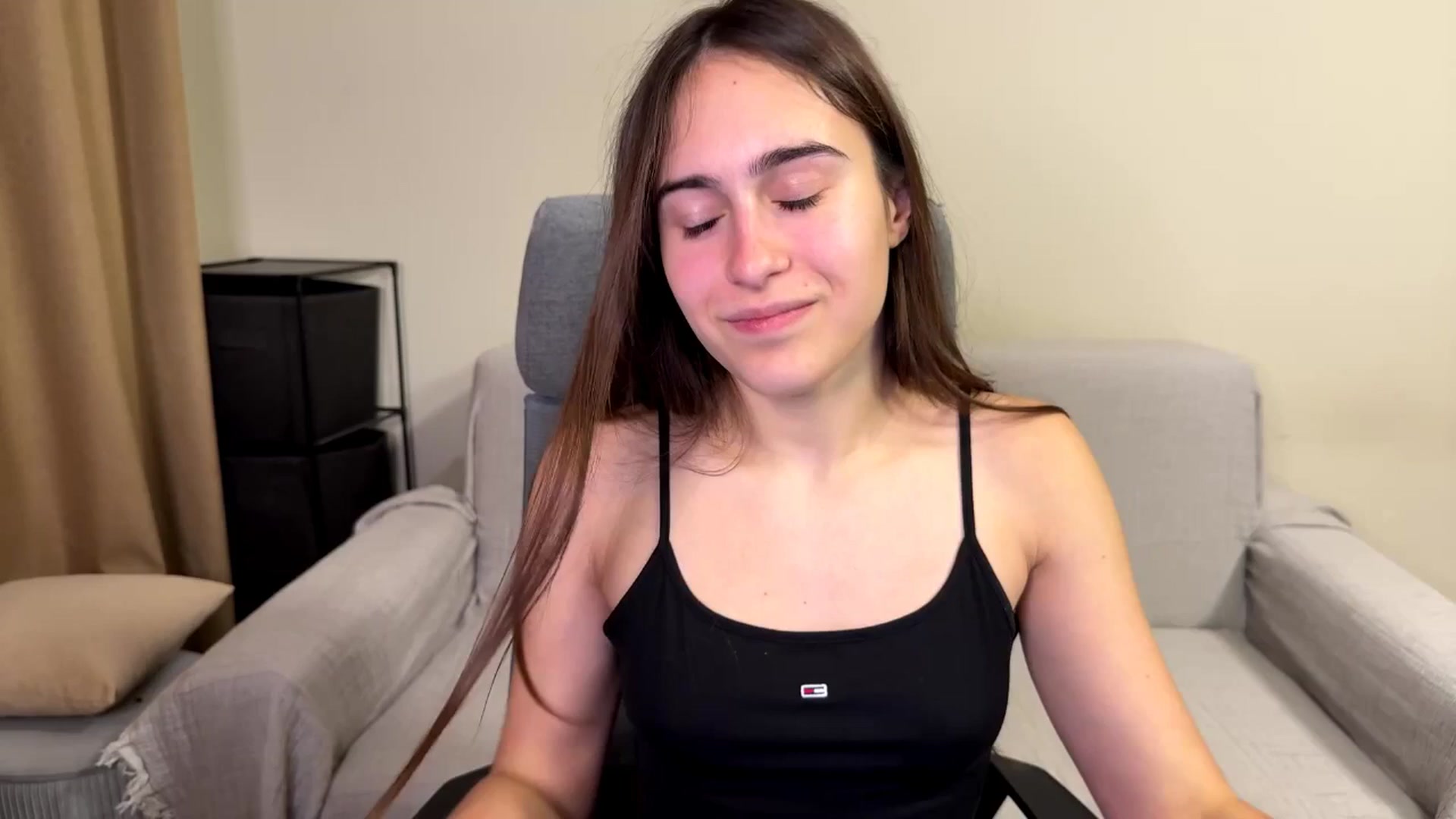 Gallery image thumbnail from ulohu's myfreecams stream on, 11/10/2025, 16:22 image 8 of 20