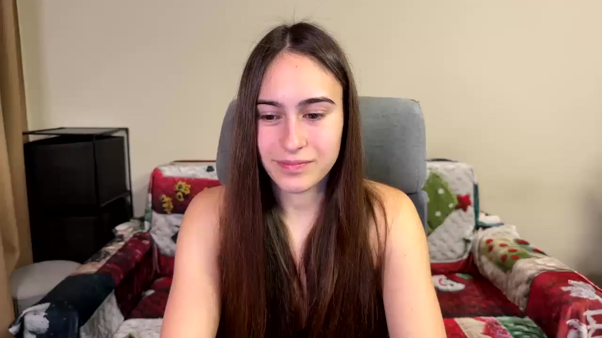 Gallery image thumbnail from ulohu's myfreecams stream on, 12/19/2025, 13:56 image 10 of 20