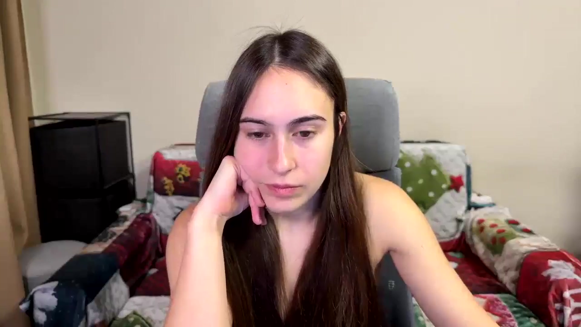 Gallery image thumbnail from ulohu's myfreecams stream on, 12/19/2025, 14:33 image 19 of 20