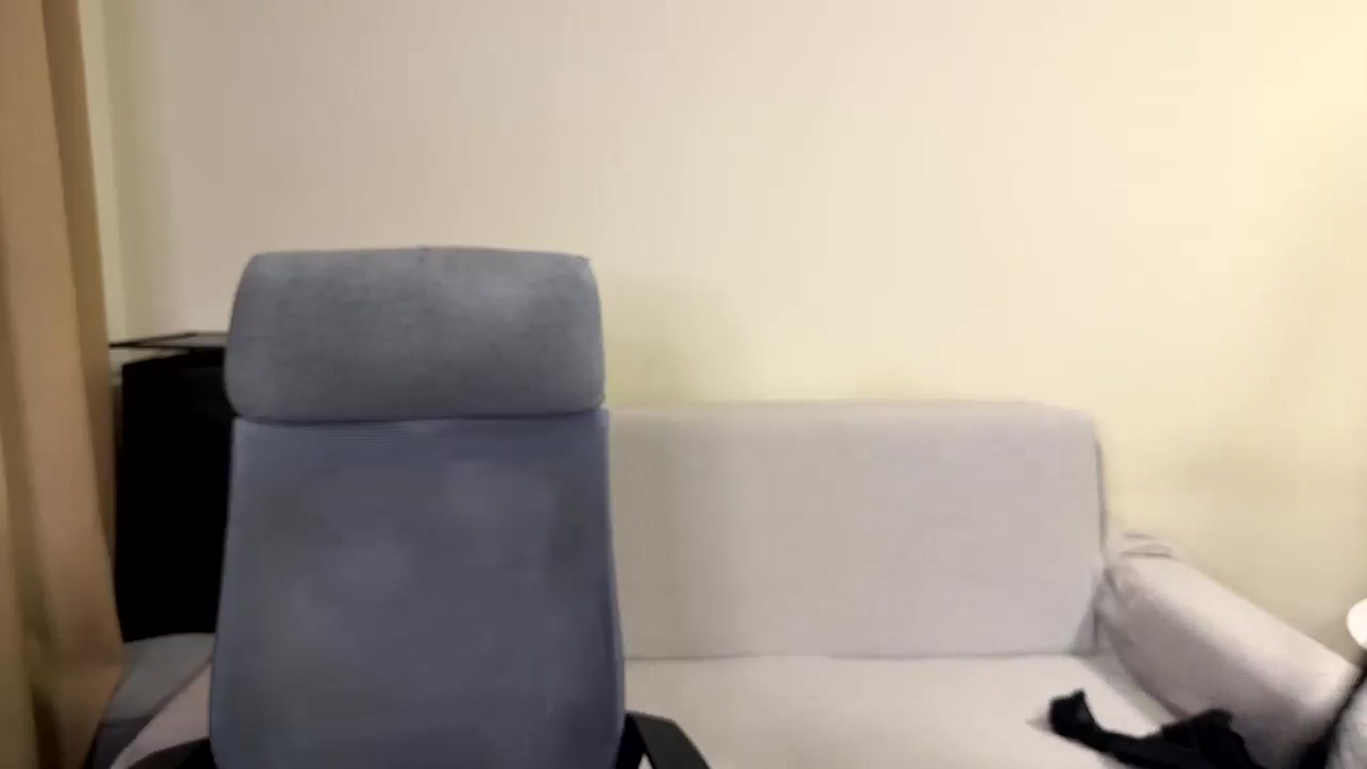 Gallery image thumbnail from ulohu's myfreecams stream on, 01/02/2026, 18:41 image 18 of 20
