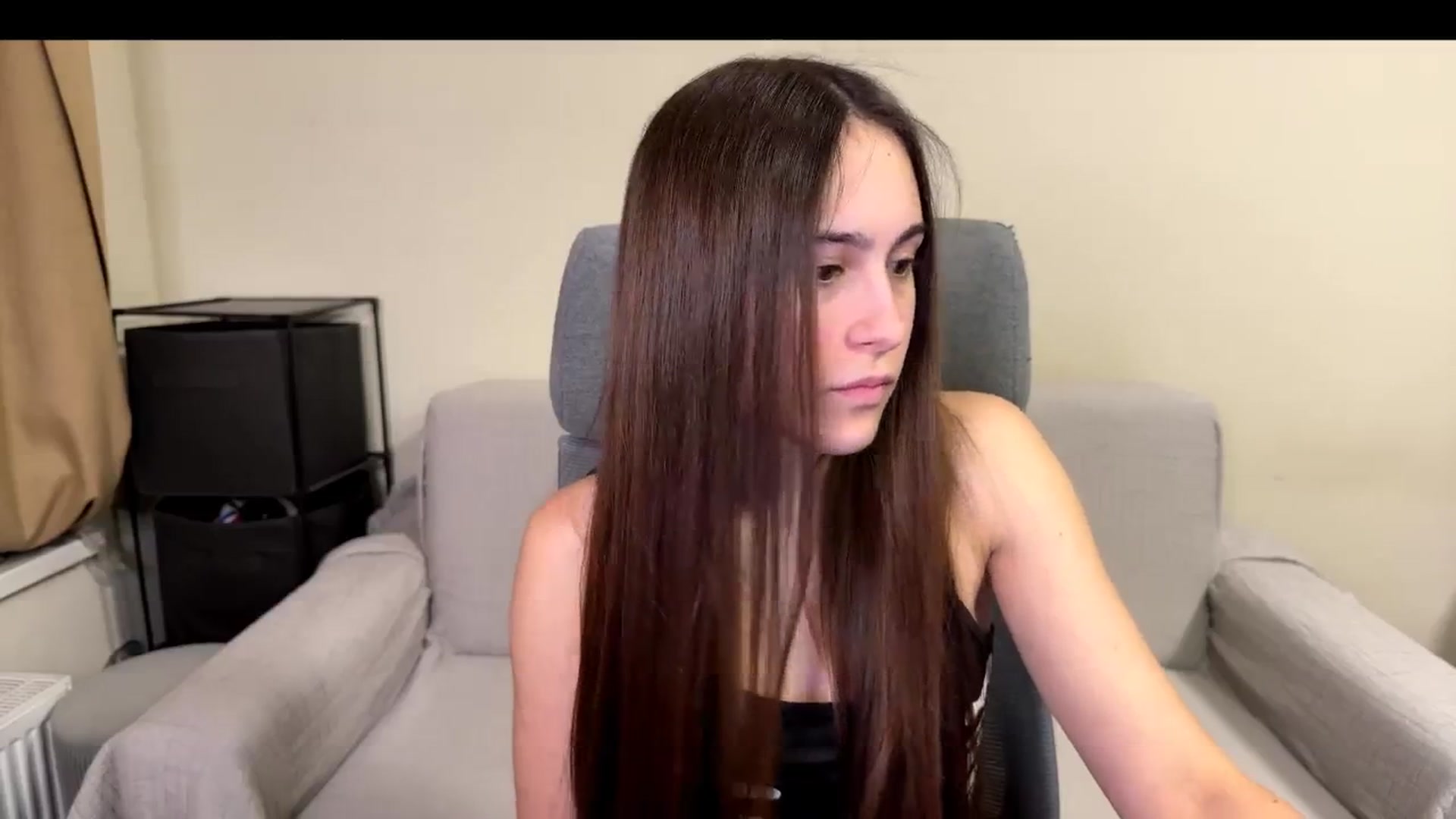 Gallery image thumbnail from ulohu's myfreecams stream on, 02/04/2026, 16:00 image 10 of 20