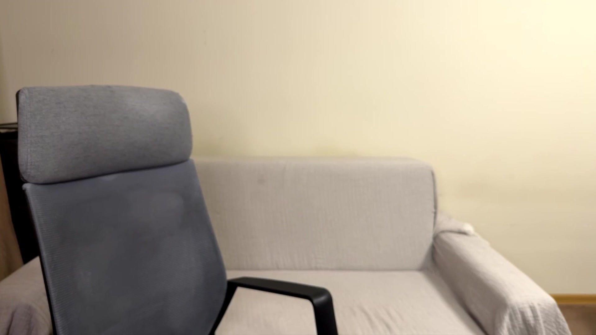 Gallery image thumbnail from ulohu's myfreecams stream on, 03/30/2026, 22:40 image 4 of 20