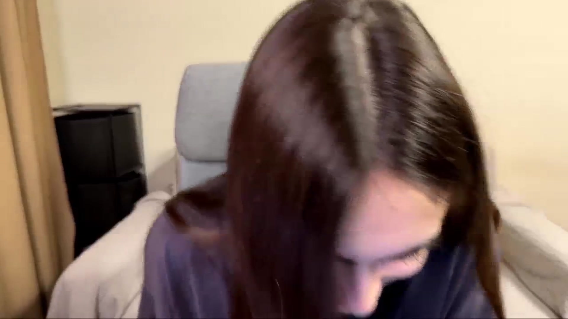 Gallery image thumbnail from ulohu's myfreecams stream on, 04/07/2026, 23:04 image 7 of 20