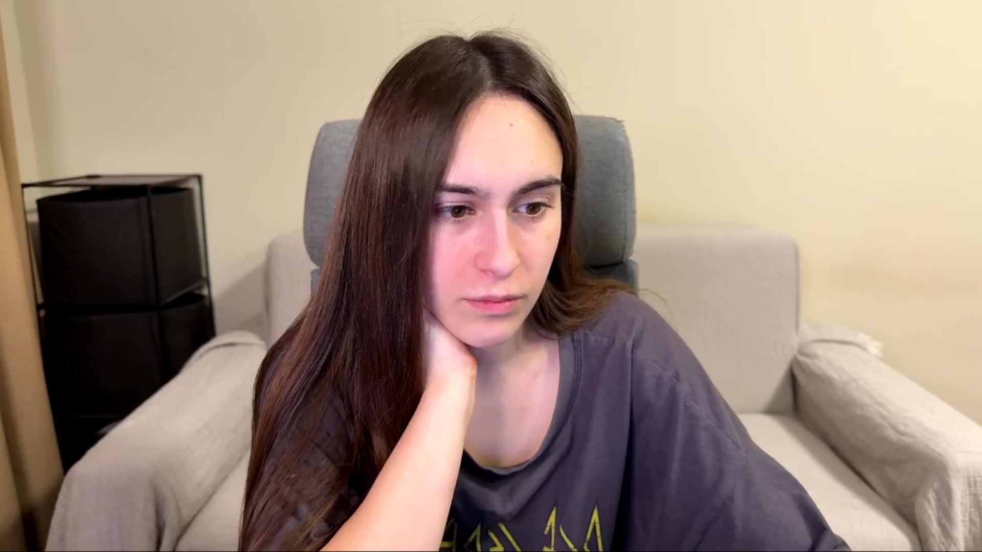 Gallery image thumbnail from ulohu's myfreecams stream on, 04/08/2026, 23:00 image 12 of 20