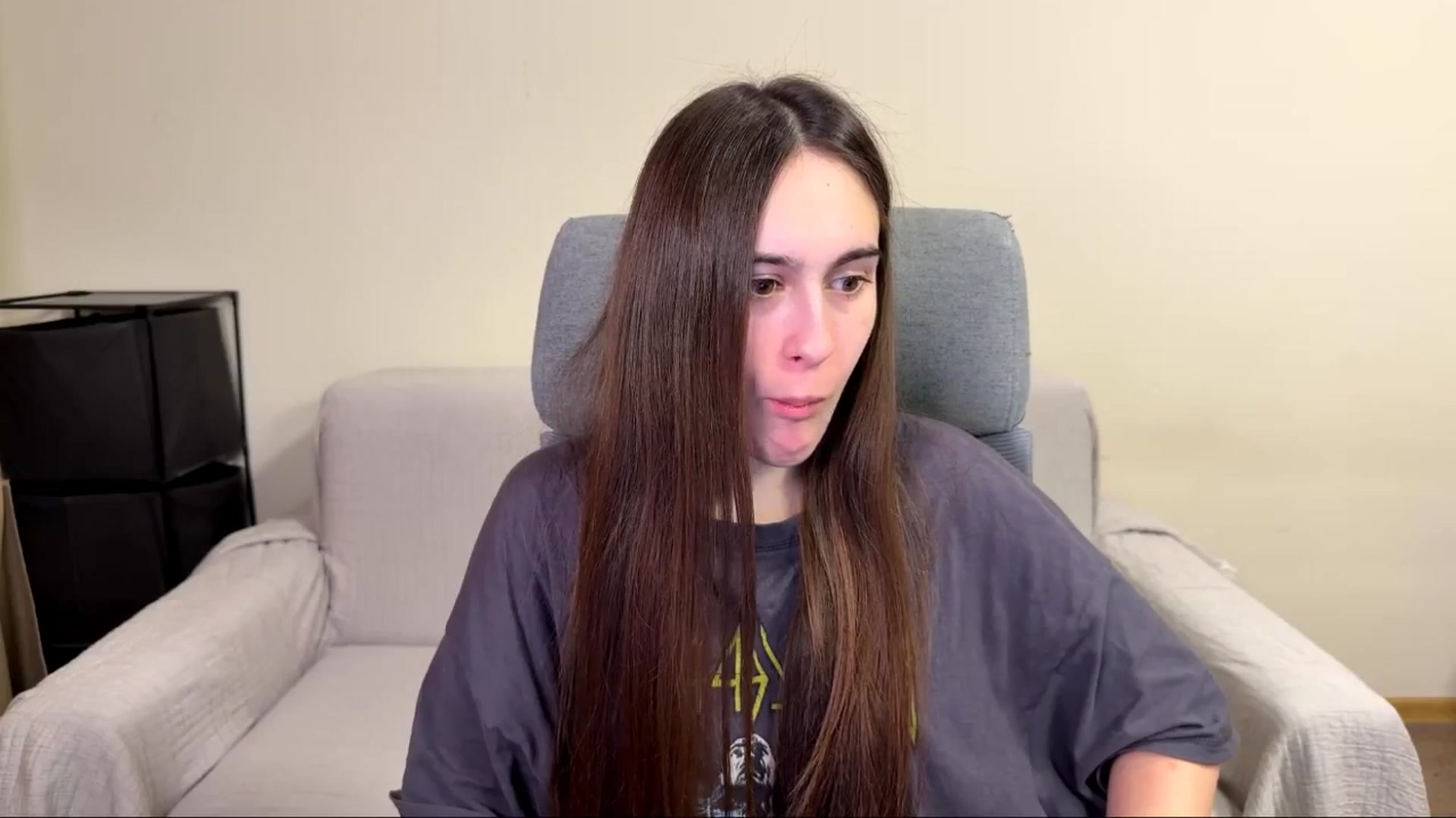 Gallery image thumbnail from ulohu's myfreecams stream on, 04/09/2026, 22:53 image 13 of 20