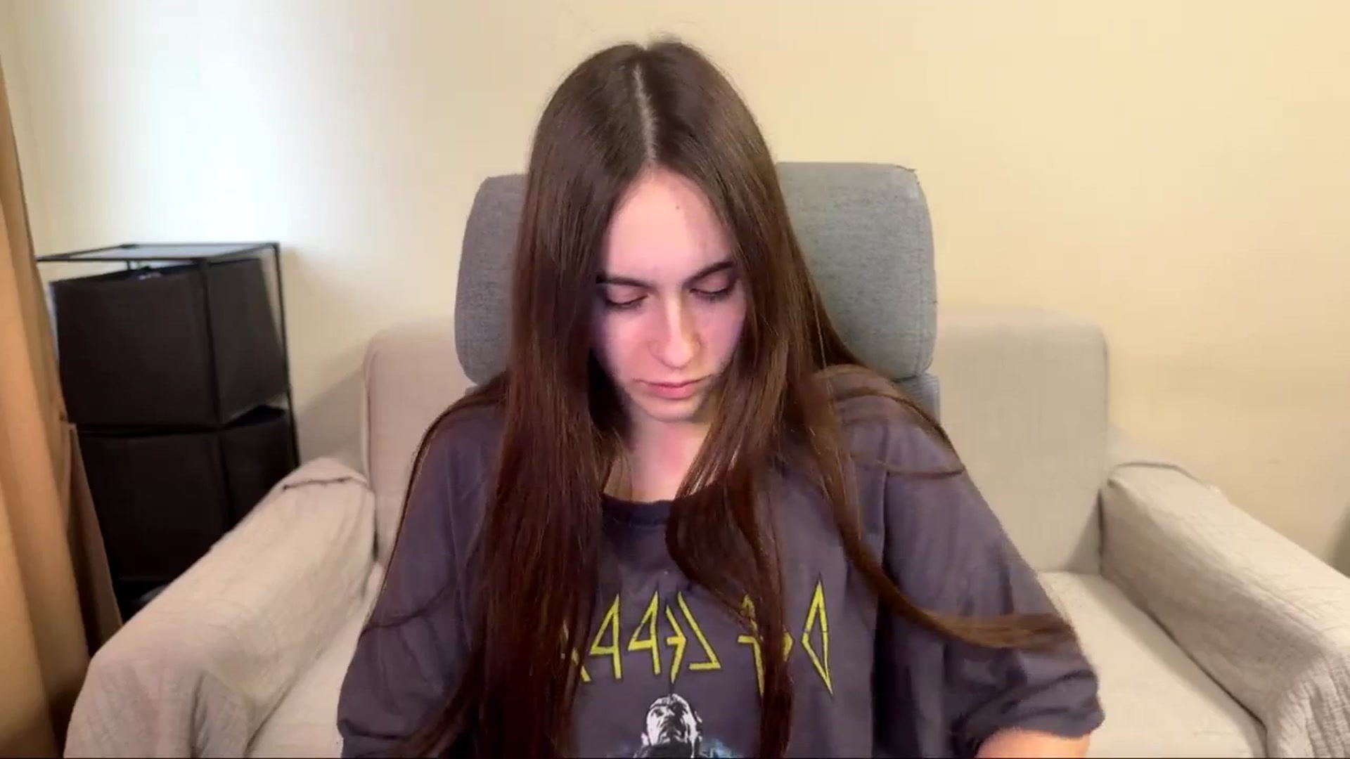 Gallery image thumbnail from ulohu's myfreecams stream on, 04/10/2026, 04:20 image 18 of 20